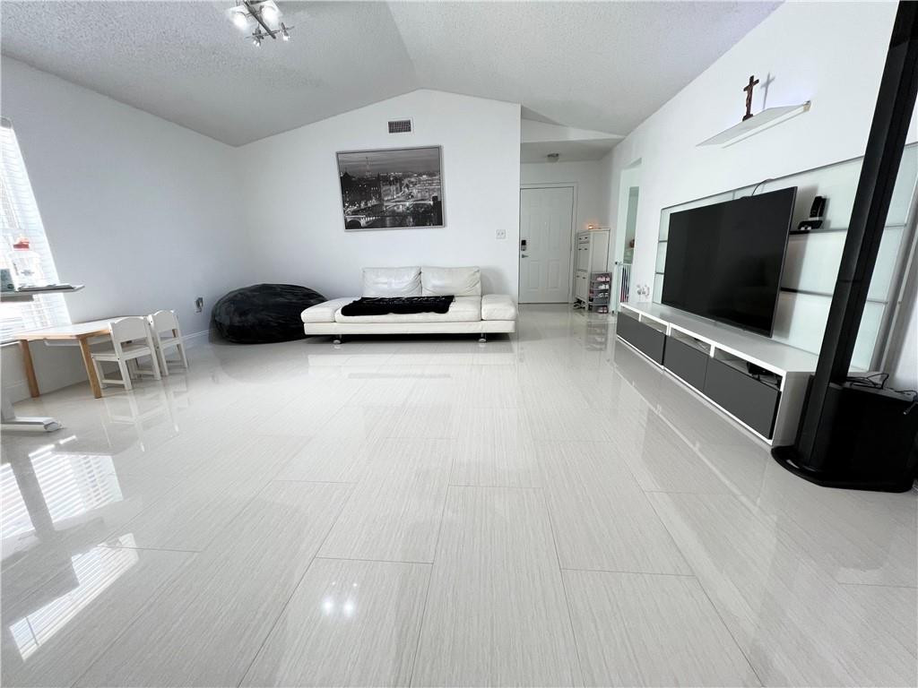 Apple Creek 133-8 B - Residential