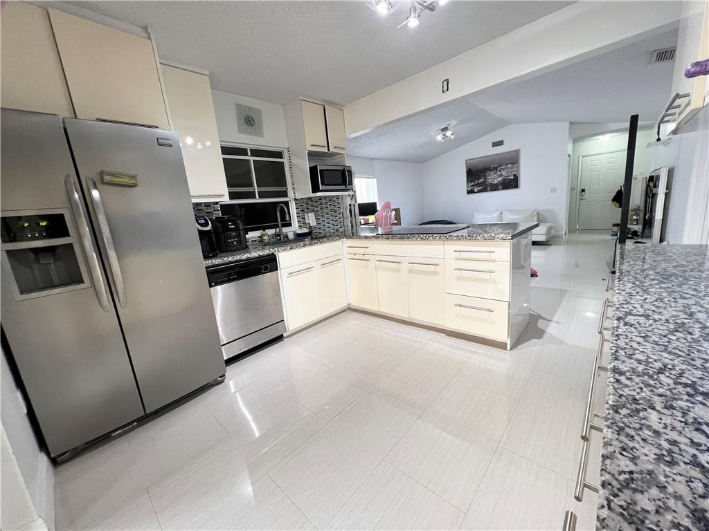 Apple Creek 133-8 B - Residential
