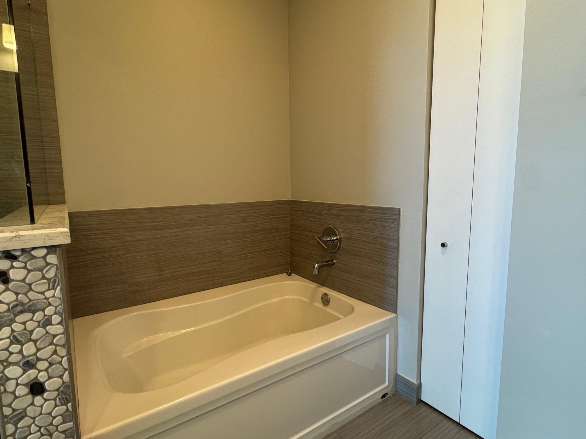 NOLA LOFTS CONDO - Residential Lease