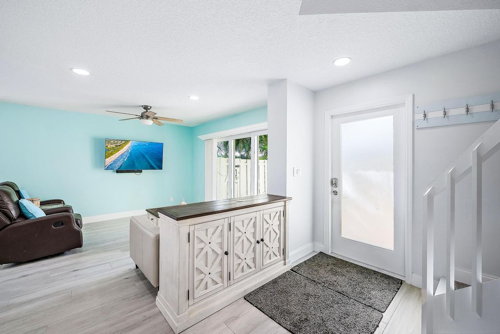 Photo of 258 Seabreeze Circle, Jupiter, FL 33477 (MLS # R10950143)