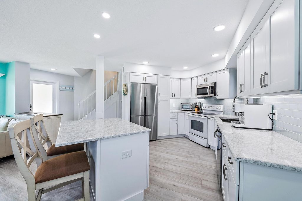 Photo of 258 Seabreeze Circle, Jupiter, FL 33477 (MLS # R10950143)