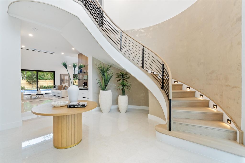 Photo of 451 NW 7th Avenue, Boca Raton, FL 33486 (MLS # R11132298)