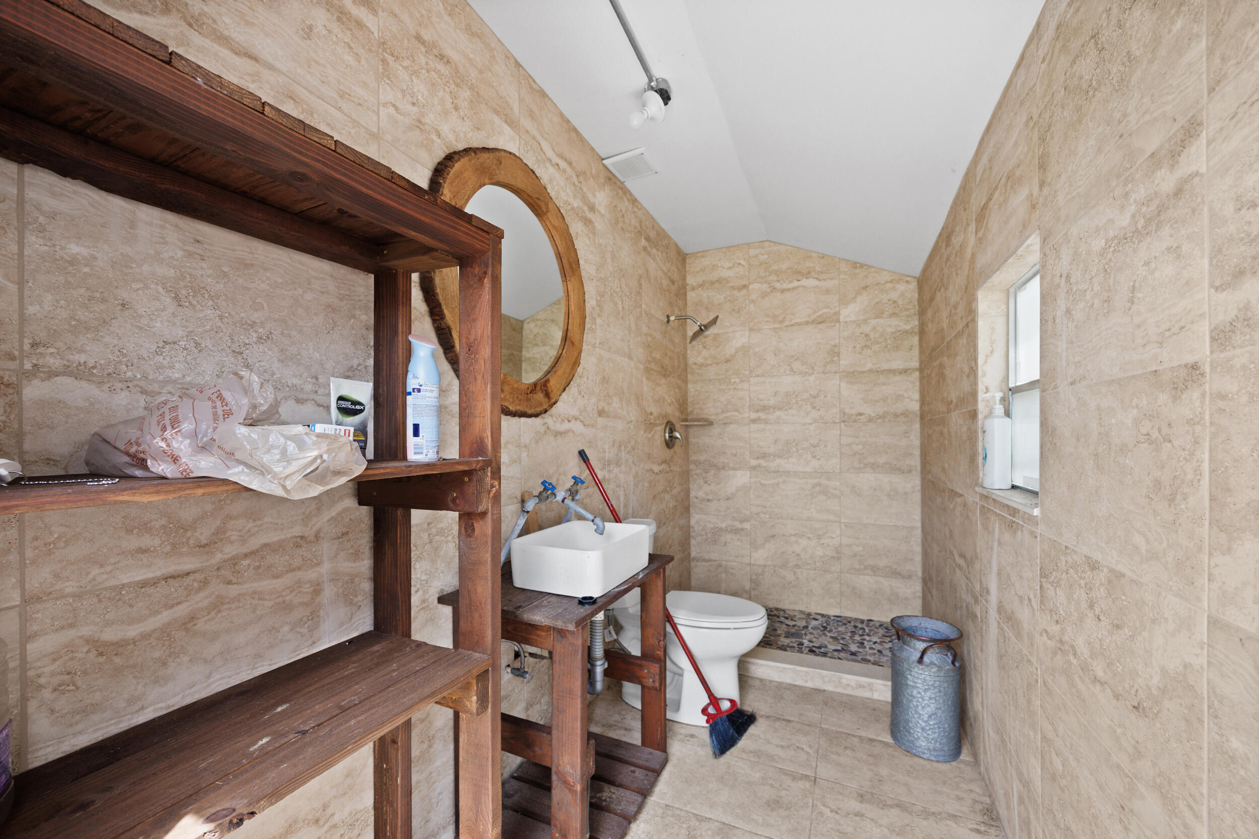 OKEECHOBEE COUNTY - Land