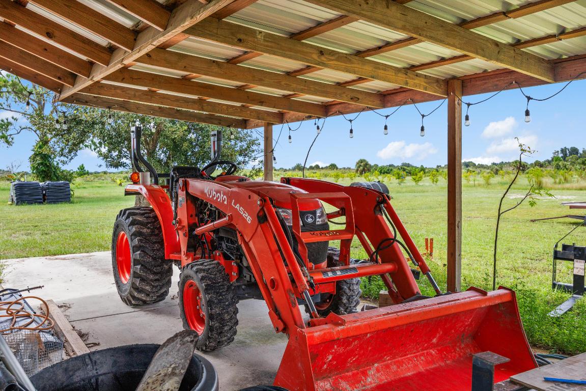 OKEECHOBEE COUNTY - Land