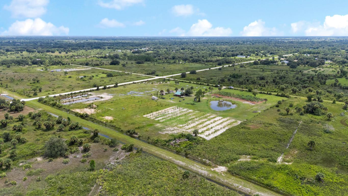 OKEECHOBEE COUNTY - Land