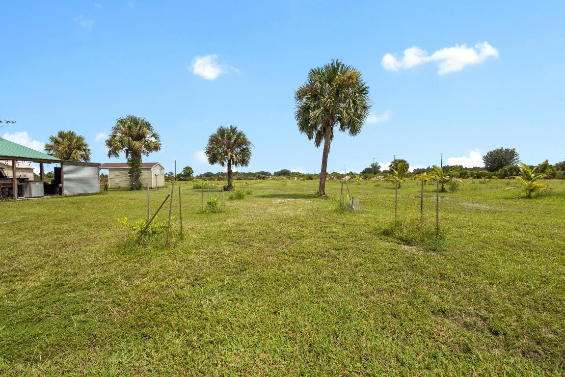 OKEECHOBEE COUNTY - Land