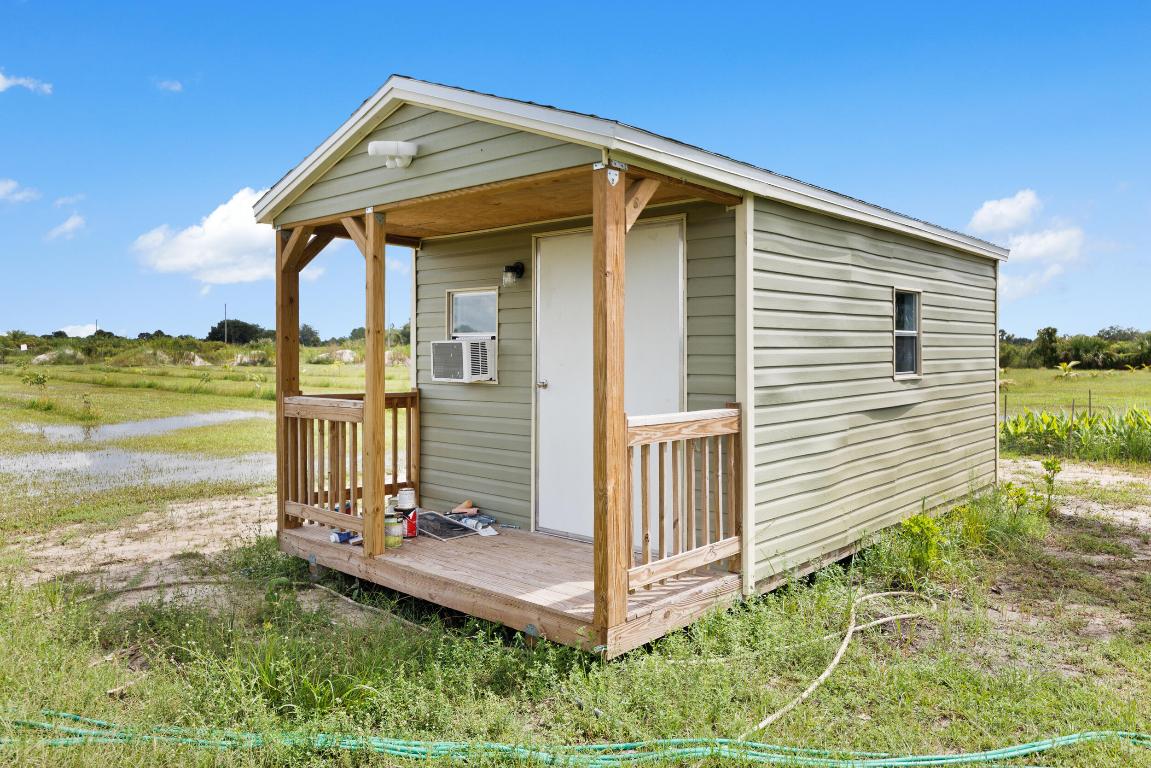 OKEECHOBEE COUNTY - Land