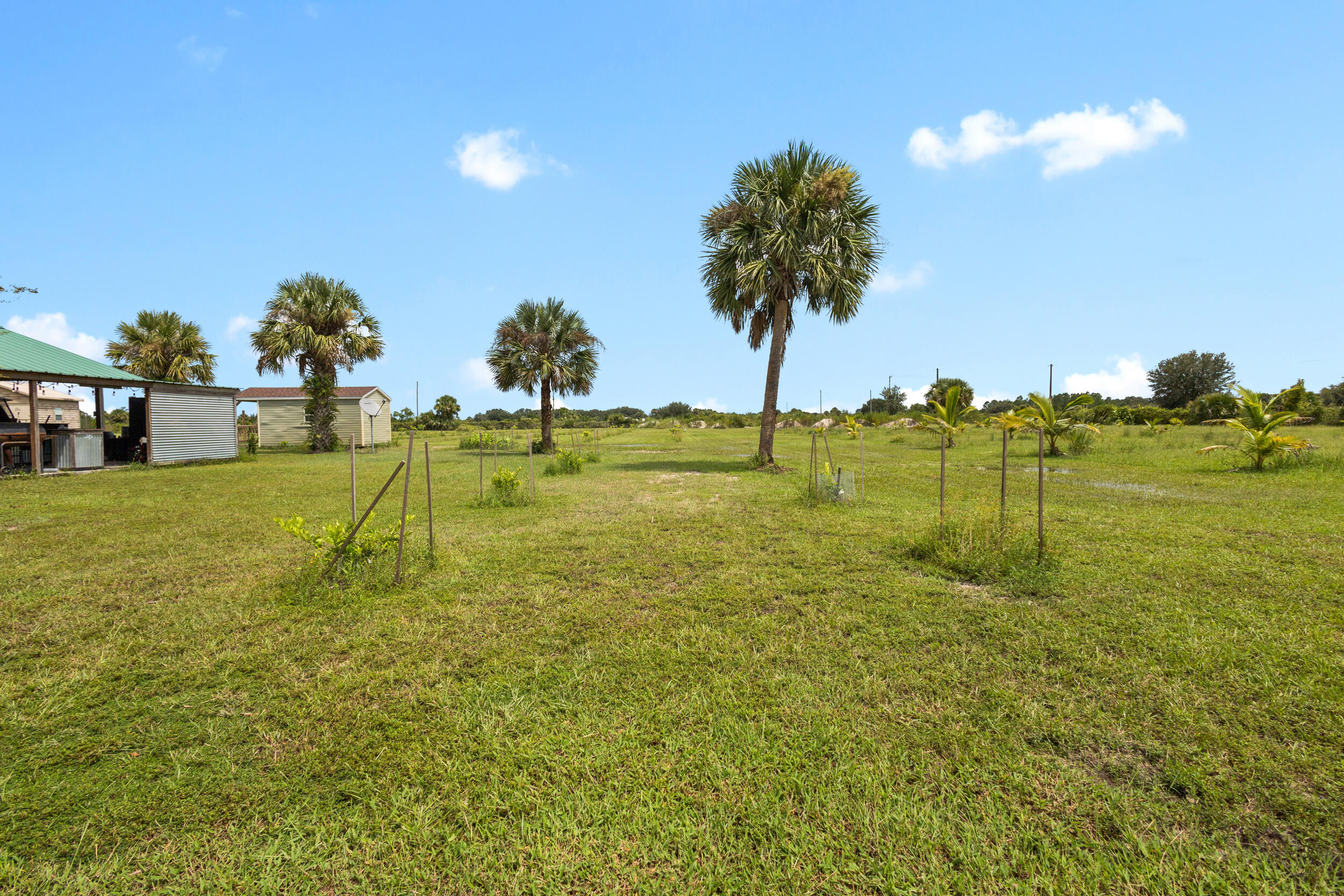 OKEECHOBEE COUNTY - Land