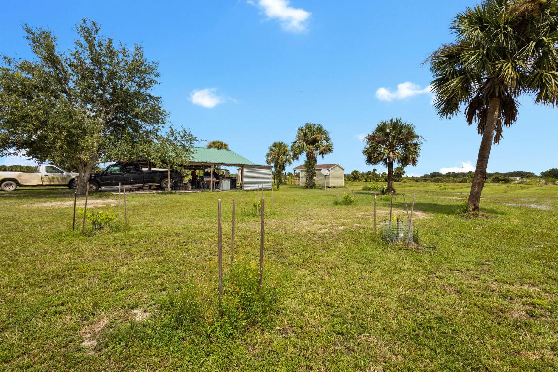OKEECHOBEE COUNTY - Land