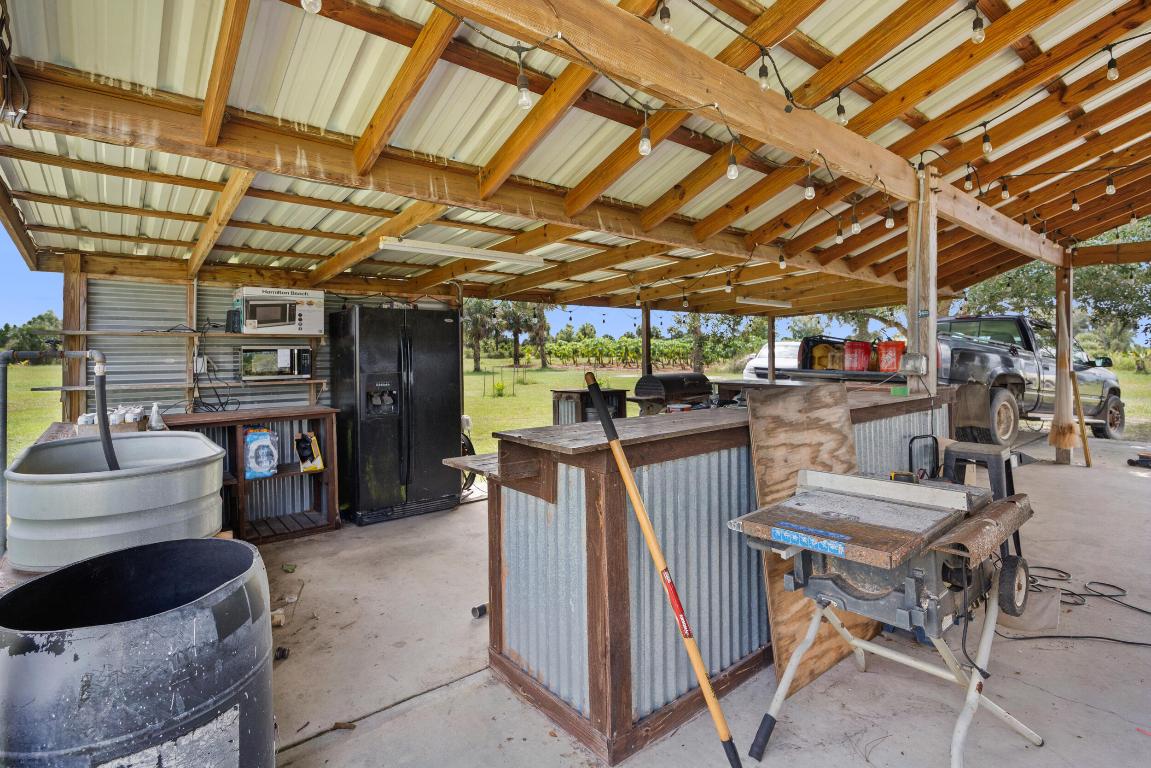 OKEECHOBEE COUNTY - Land