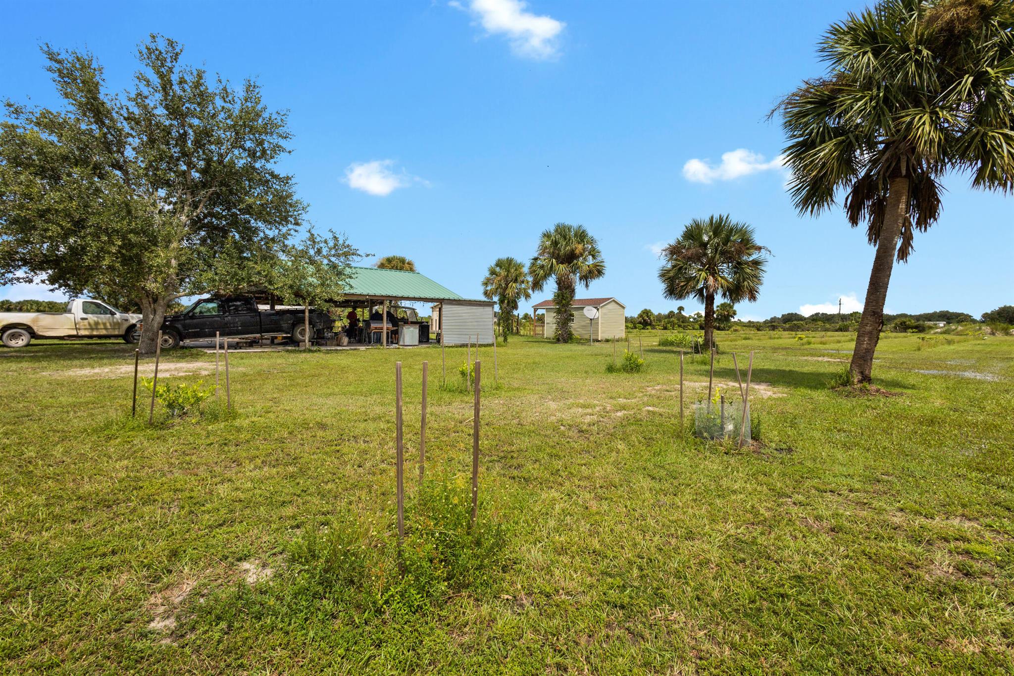 OKEECHOBEE COUNTY - Land