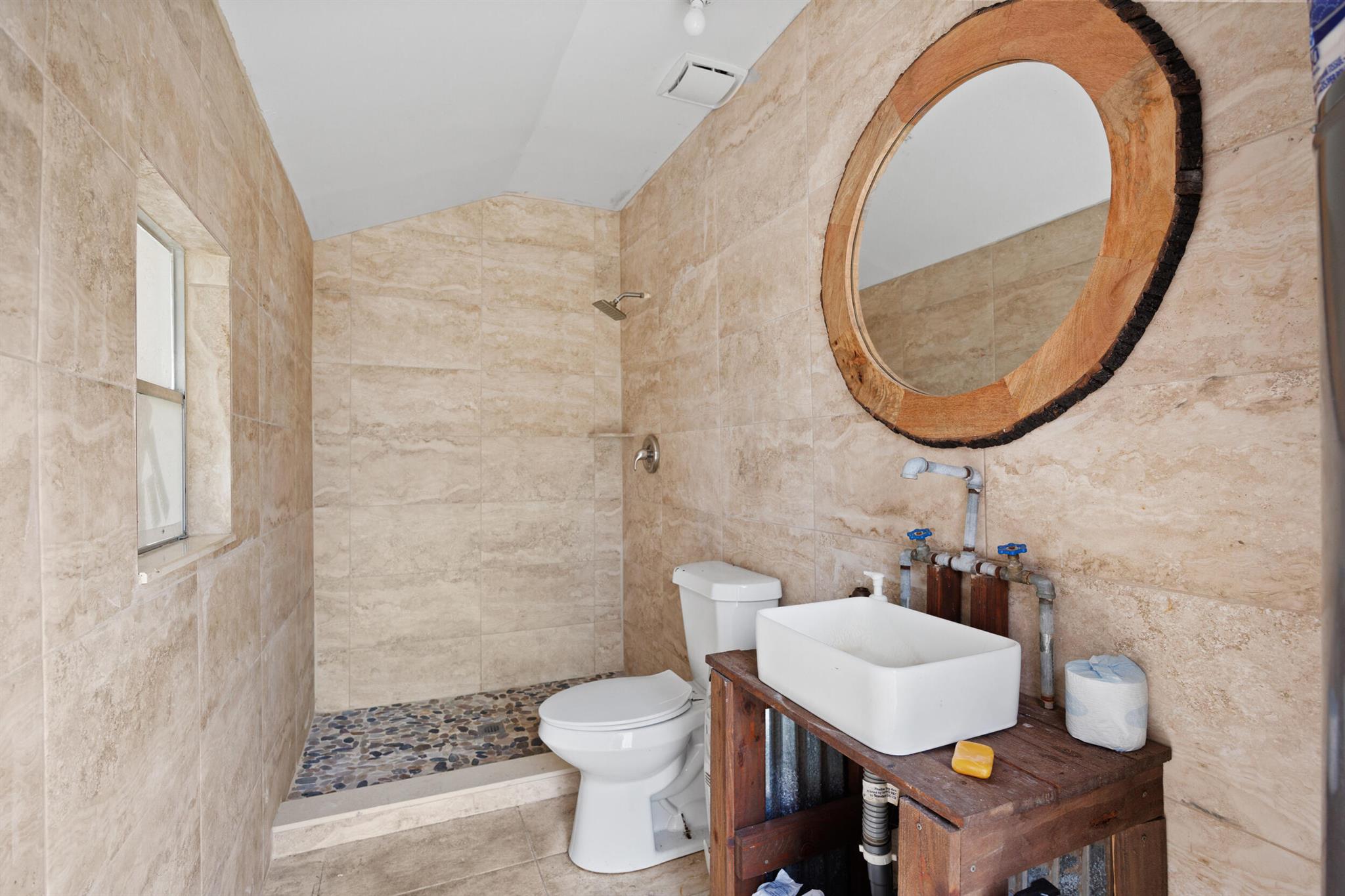 OKEECHOBEE COUNTY - Land