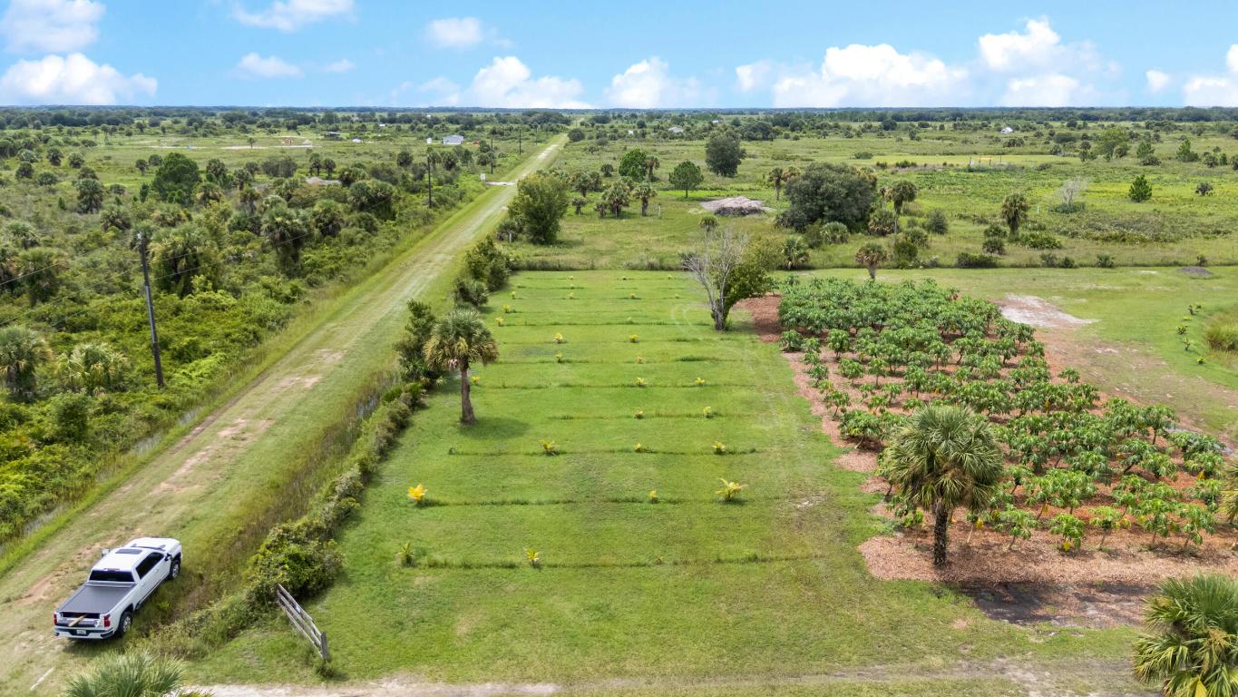 OKEECHOBEE COUNTY - Land