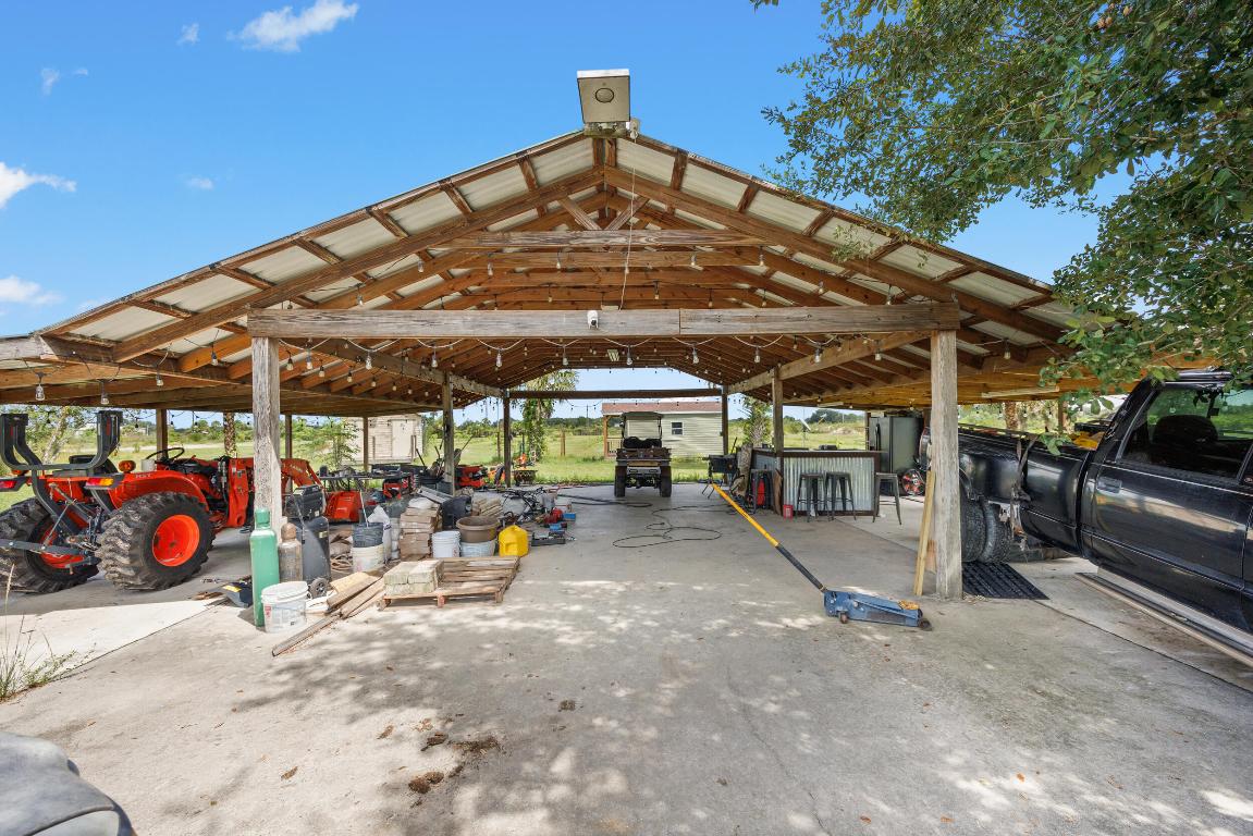 OKEECHOBEE COUNTY - Land