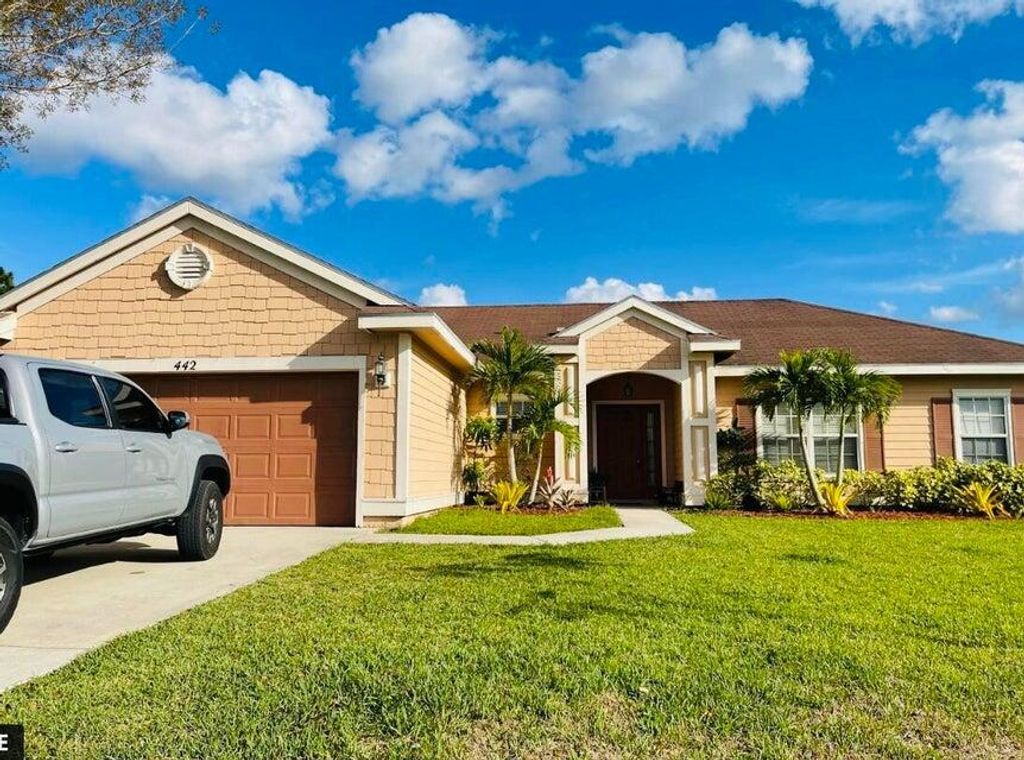 Photo of 442 SE Airview Avenue, Port Saint Lucie, FL 34984 (MLS # R10957992)