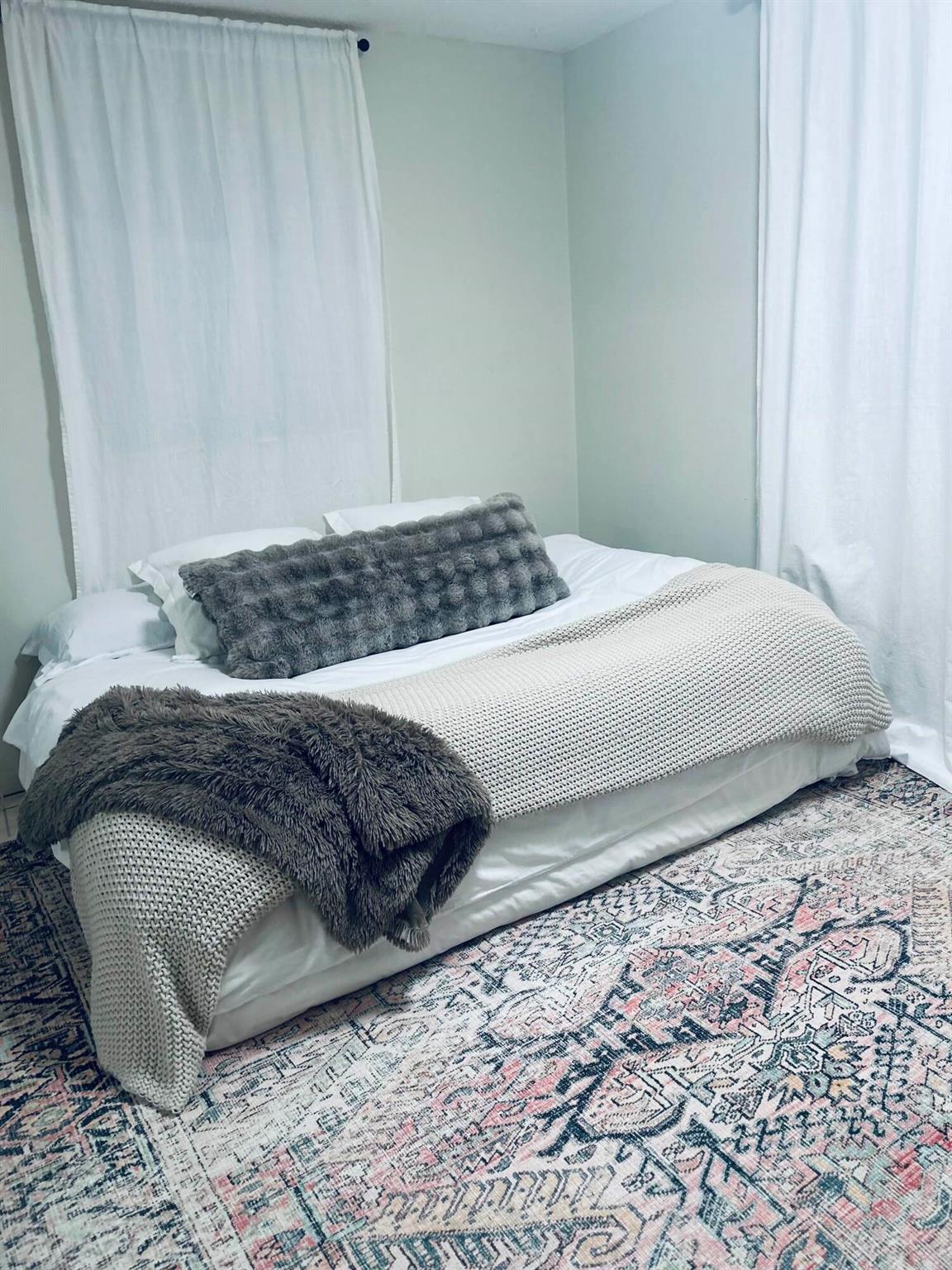 MODEL LAND CO - Residential Lease