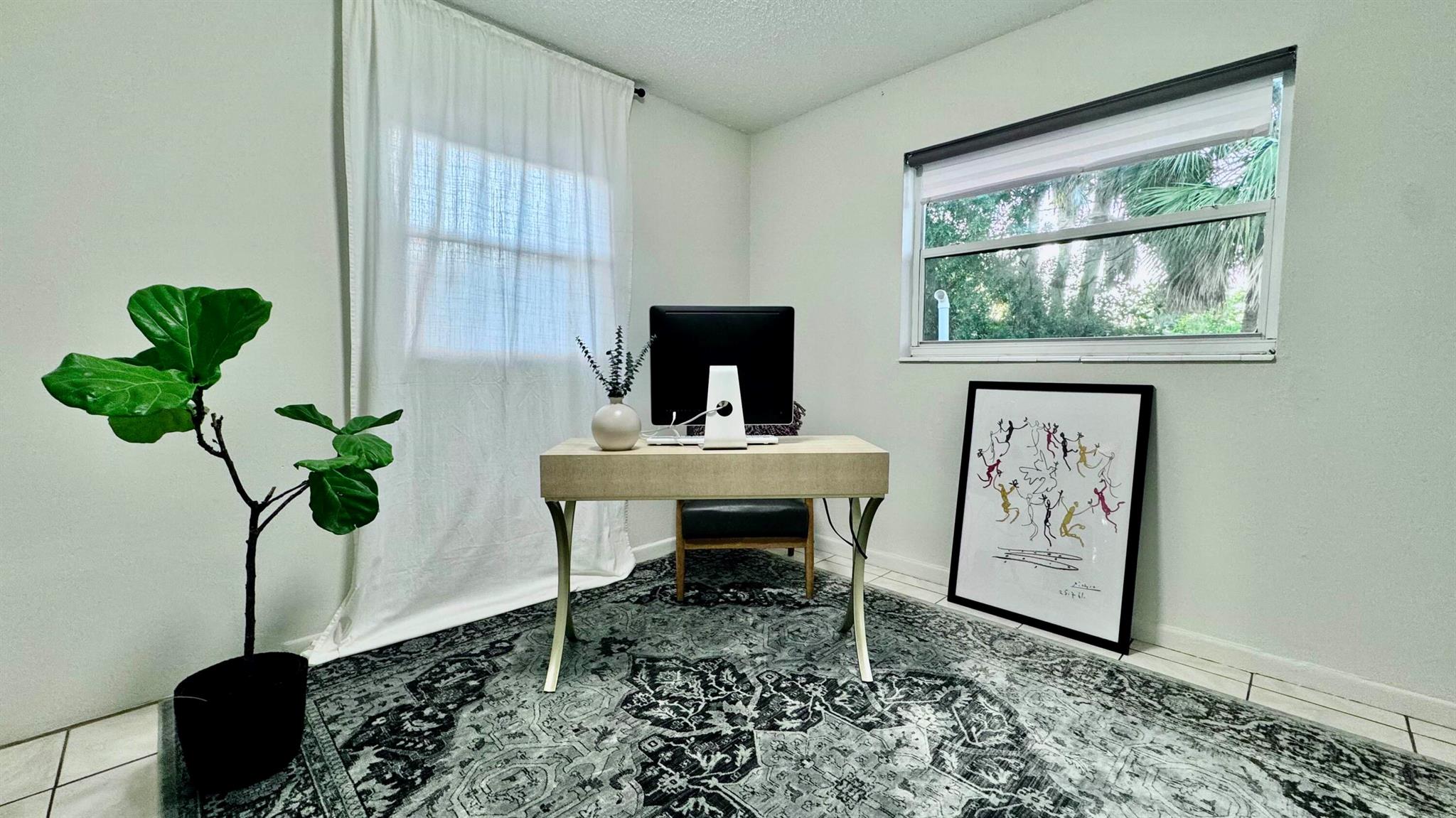 MODEL LAND CO - Residential Lease