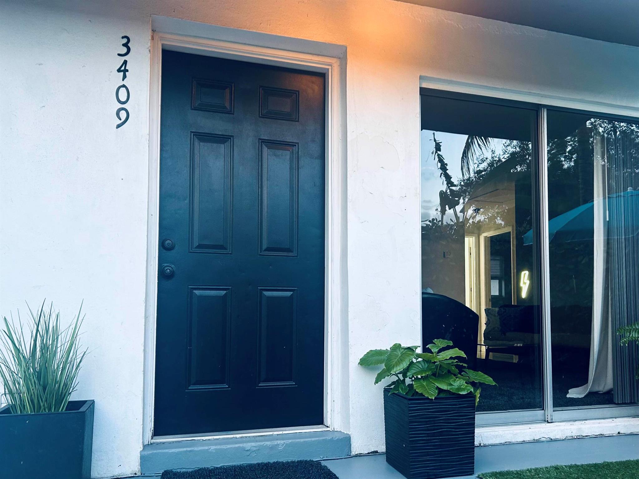 MODEL LAND CO - Residential Lease