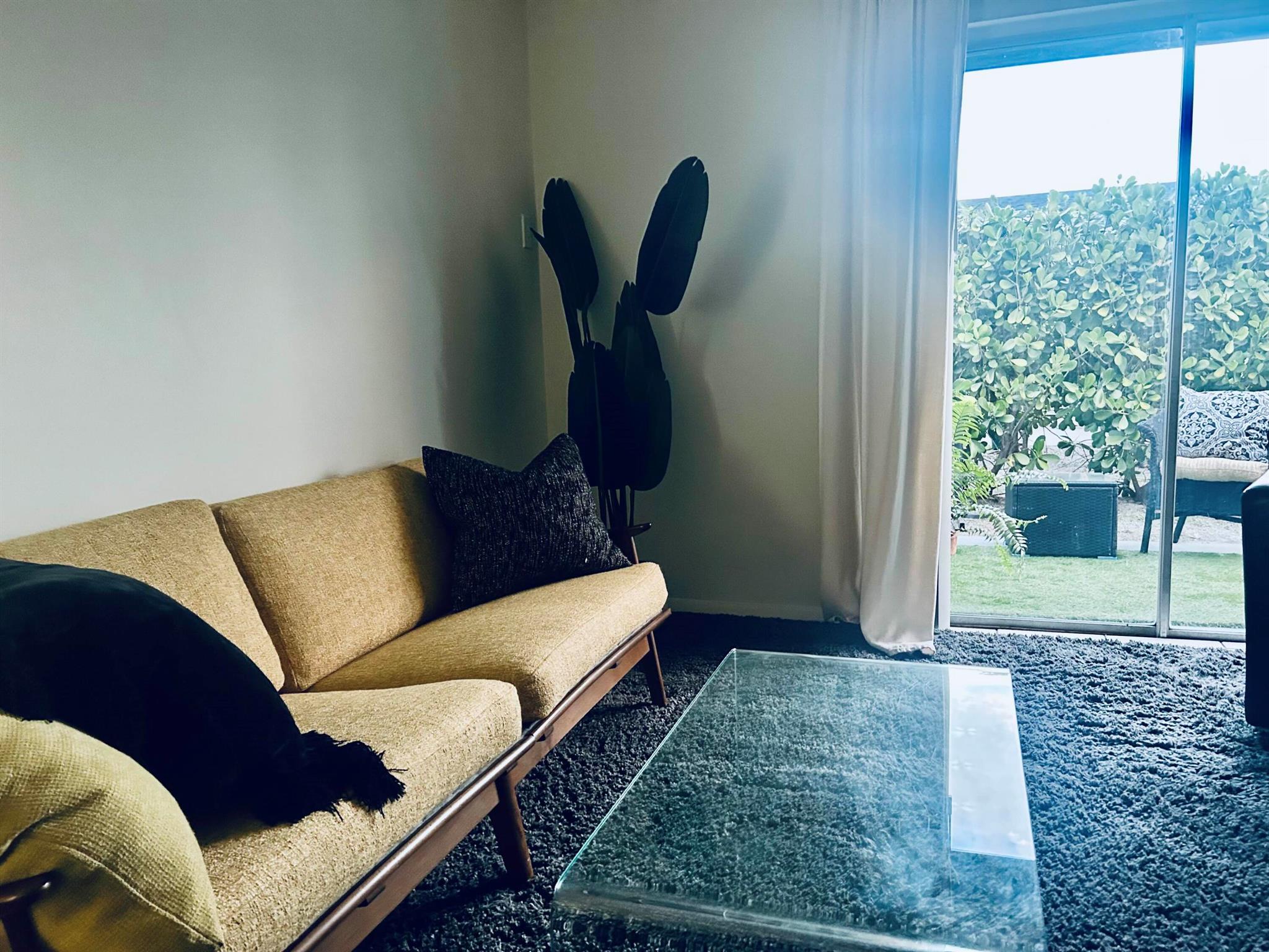 MODEL LAND CO - Residential Lease