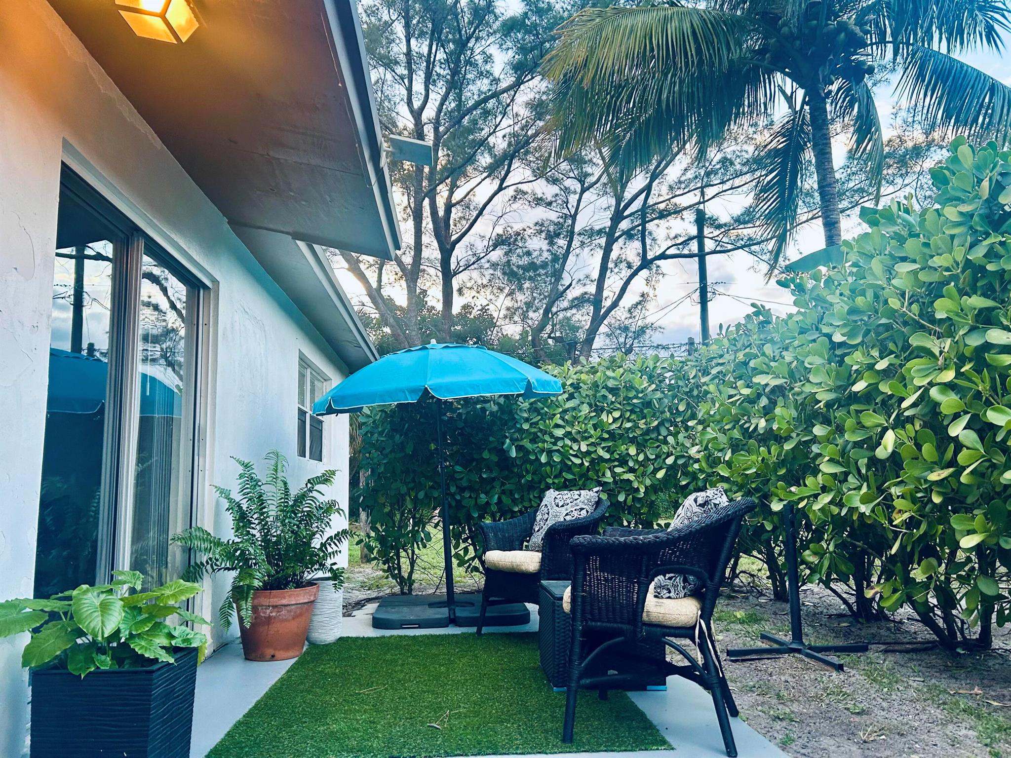 MODEL LAND CO - Residential Lease