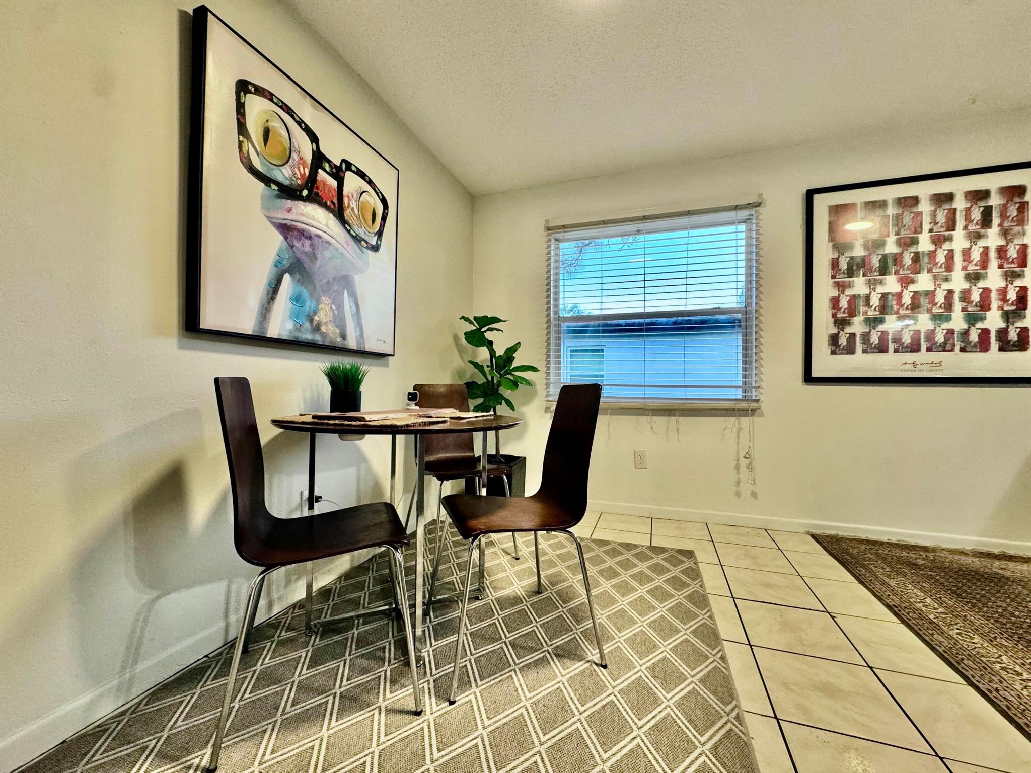 MODEL LAND CO - Residential Lease