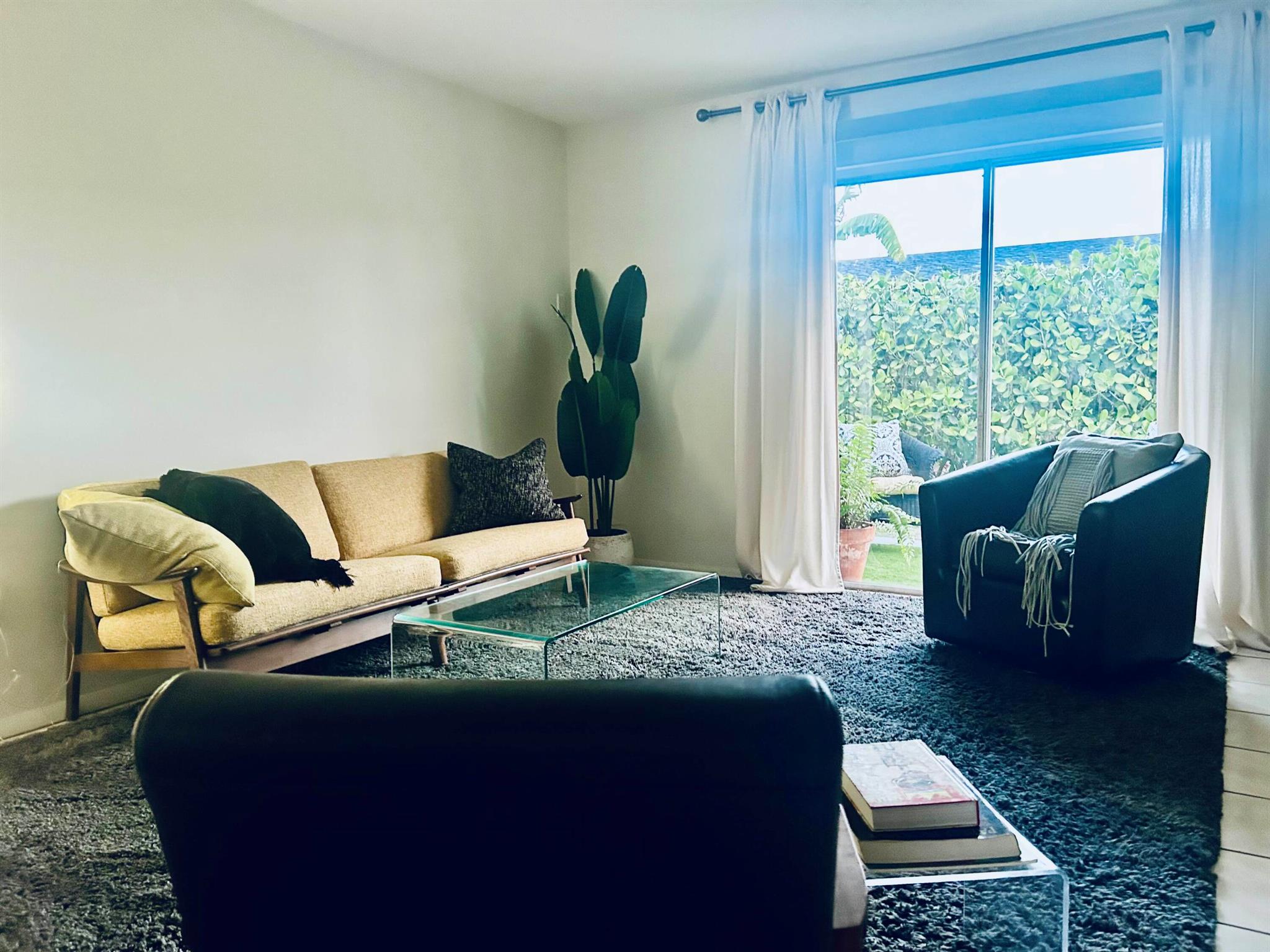 MODEL LAND CO - Residential Lease