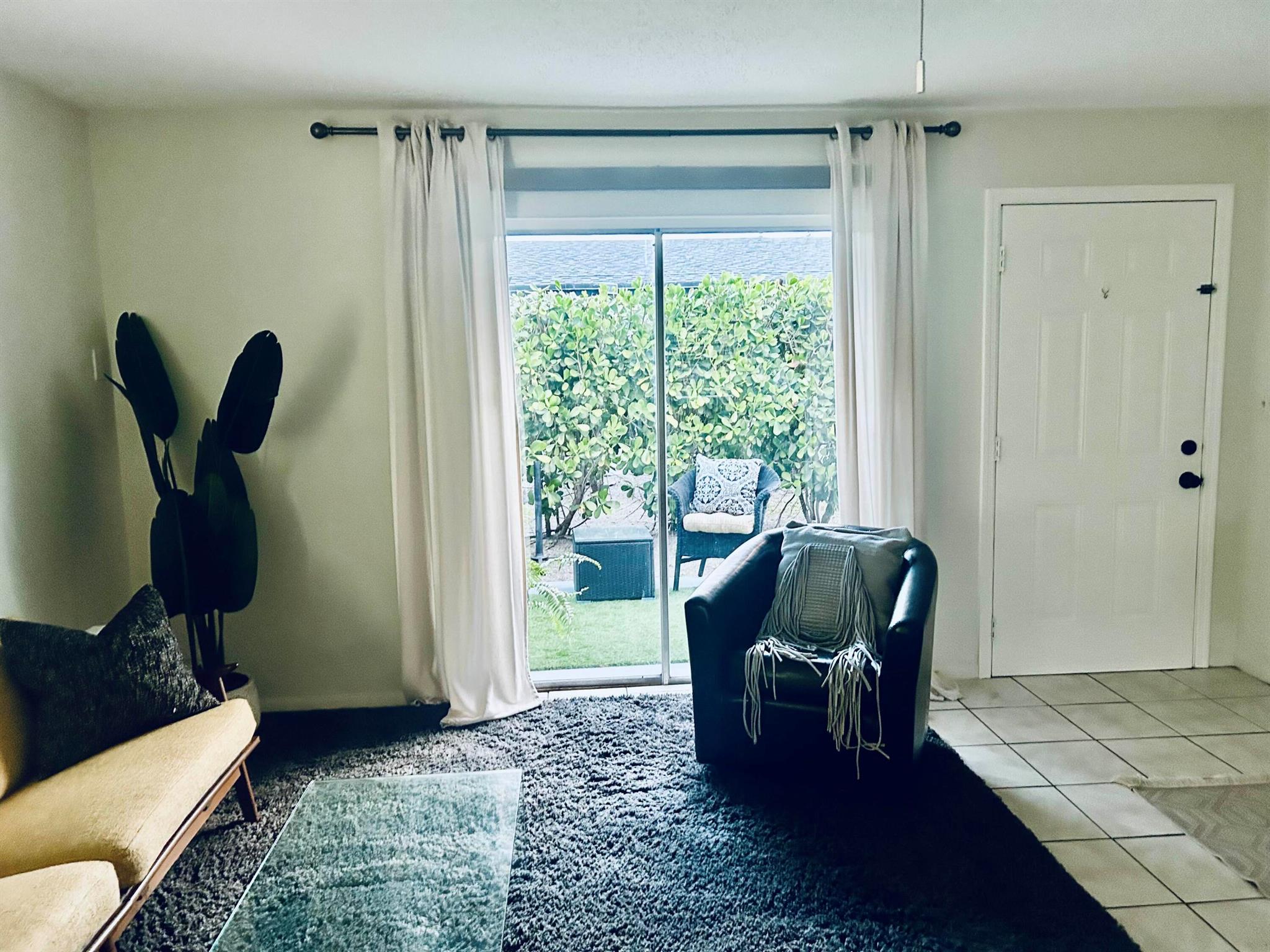 MODEL LAND CO - Residential Lease