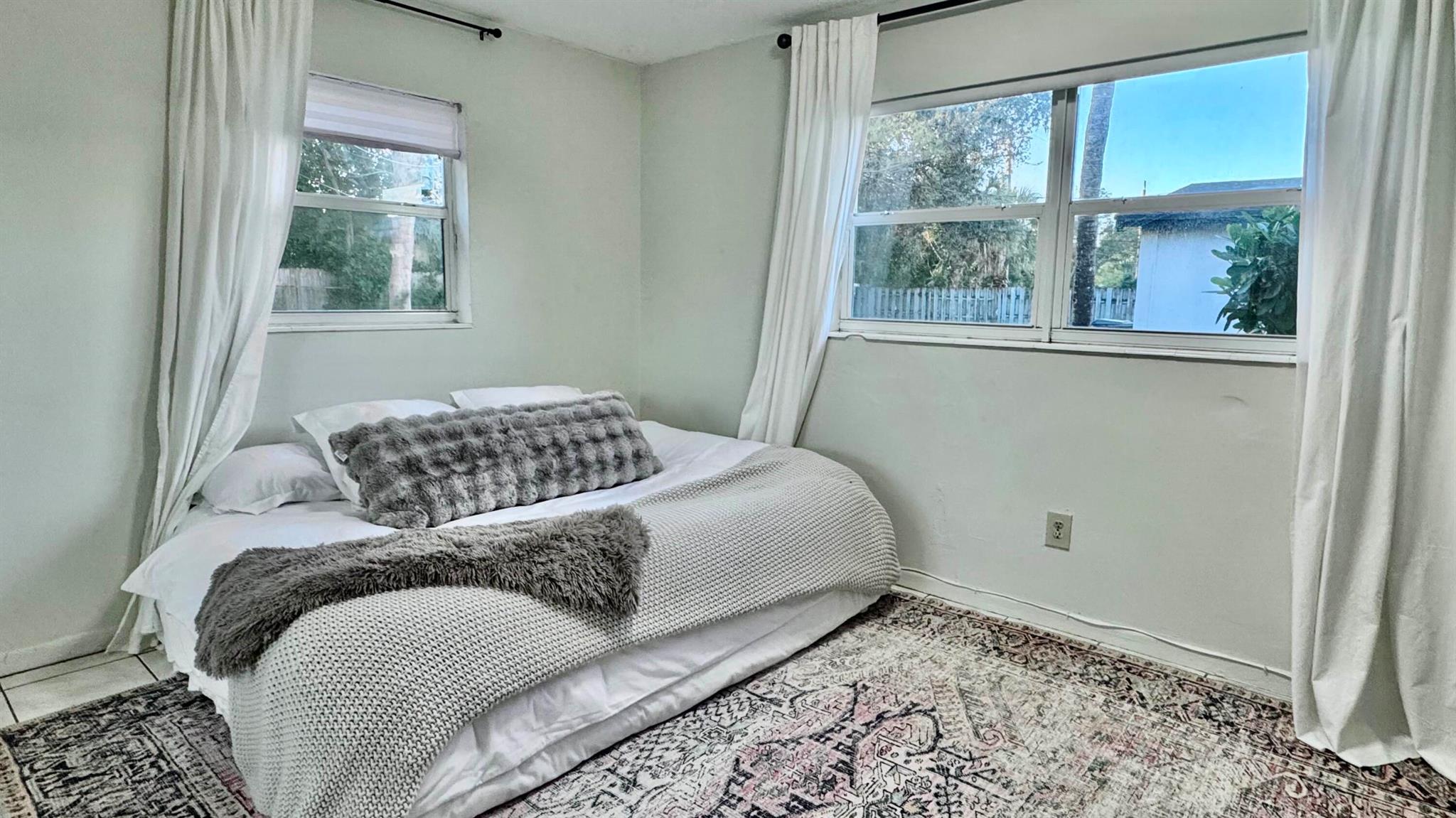 MODEL LAND CO - Residential Lease