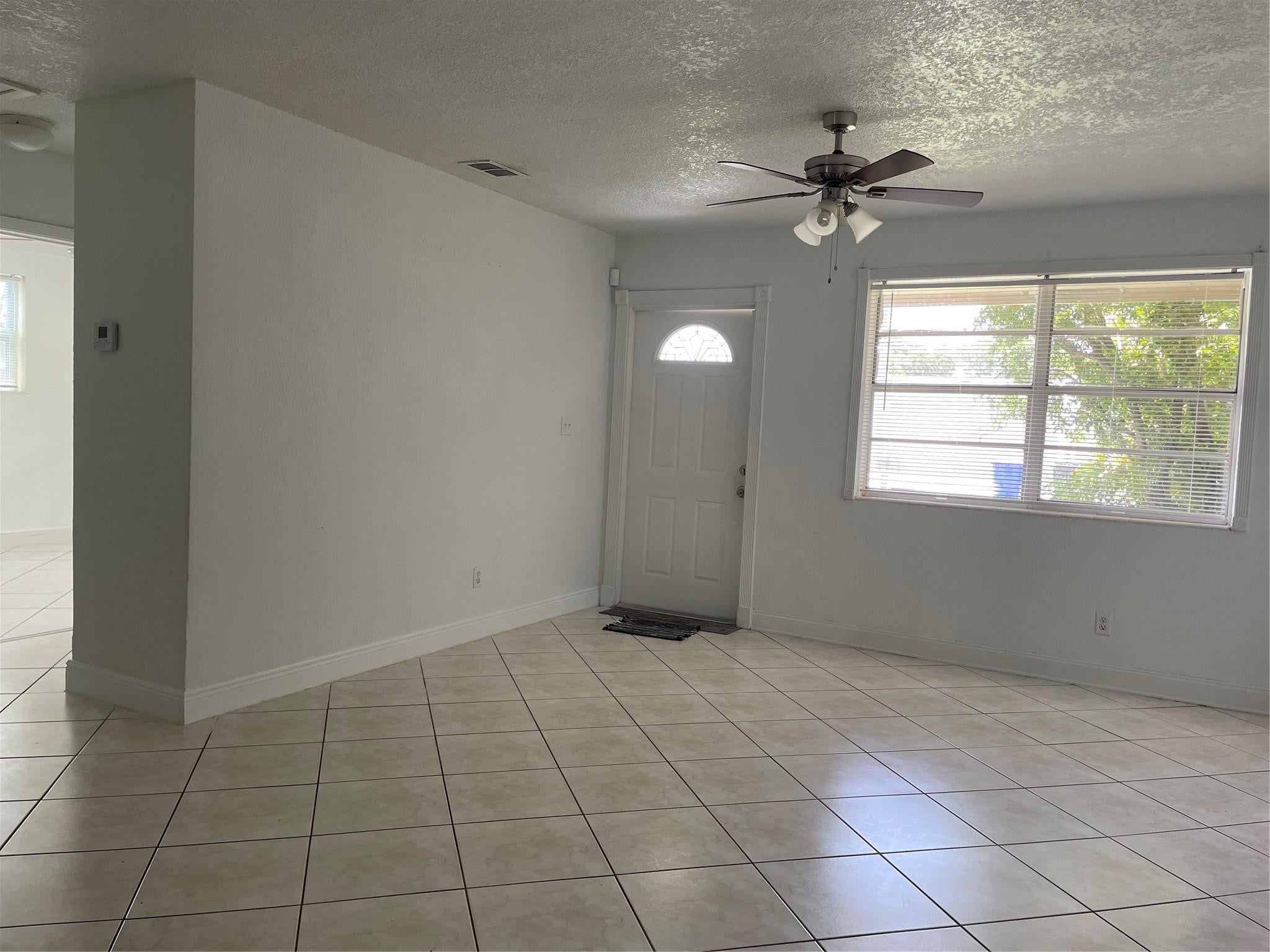 6902 SW 15th Street, North Lauderdale, FL, 33068/$365,000 3 6902 SW 15th Street