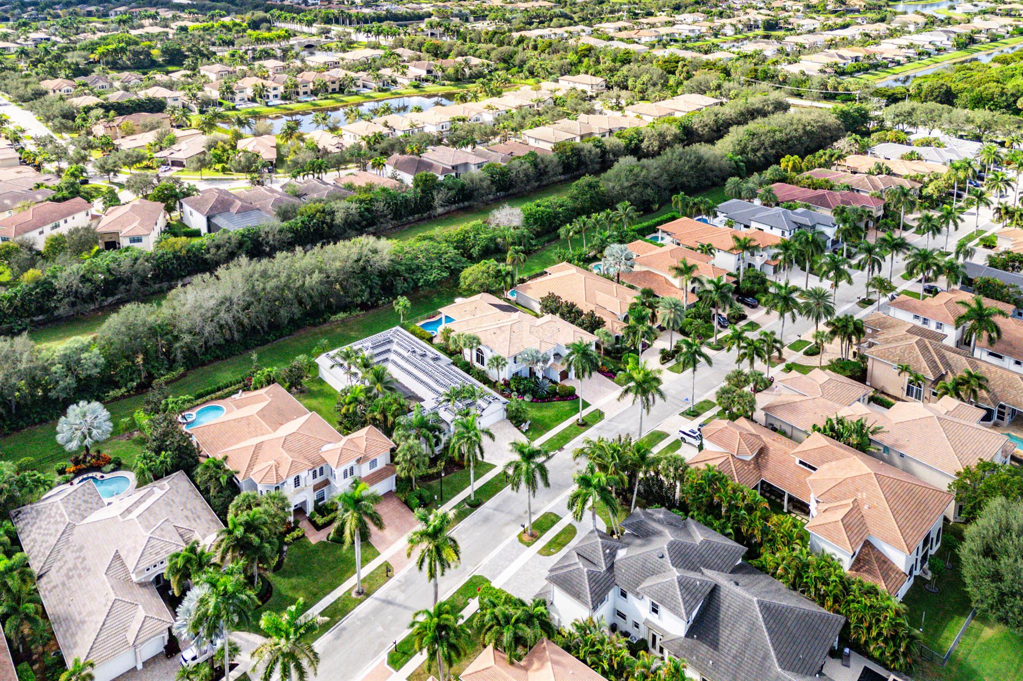 MIZNER COUNTRY CLUB - Residential