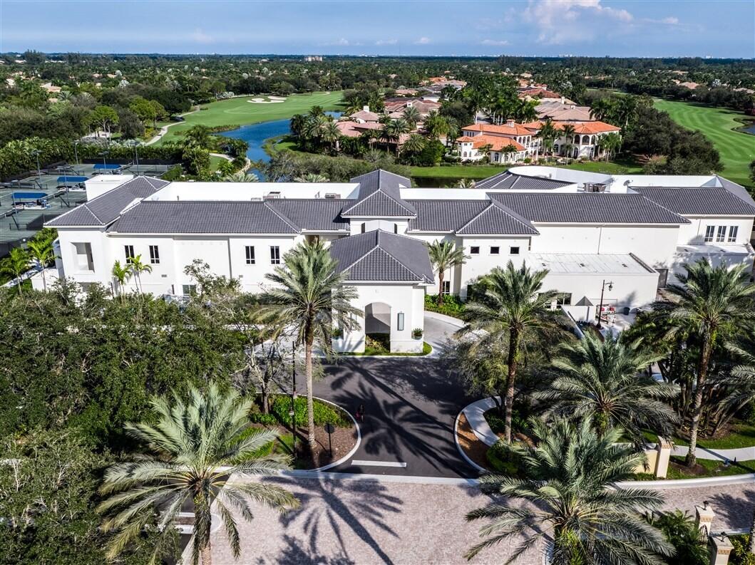 MIZNER COUNTRY CLUB - Residential