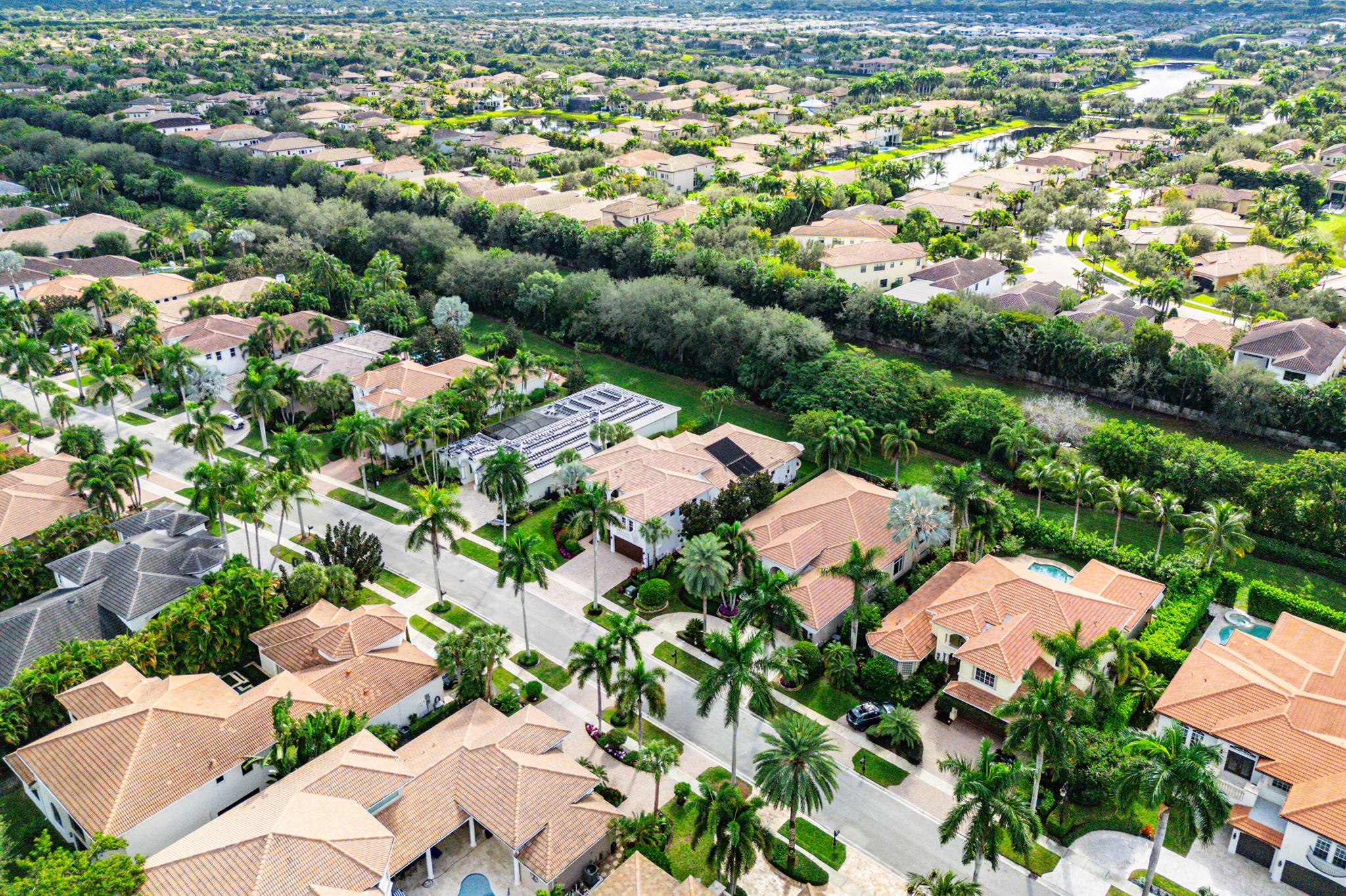 MIZNER COUNTRY CLUB - Residential