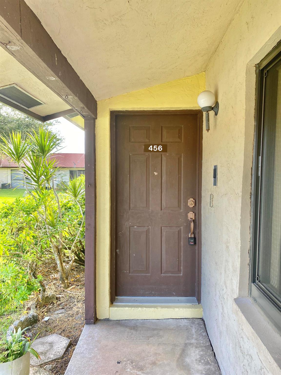 All Ages Welcome! Great Location. 2 bedroom 1 bath. End Unit, ''Villa Style'' Condo. Vaulted Gorgeous Wood Ceilings. Beautiful Oak Cabinets In Kitchen. Light & Bright unit. Washer/Dryer In Unit (Closet In Rear Patio). Two Pets Allowed Per Dwelling With Max Of 50lbs (Combined) or Max of 35lbs For One* Two Parking Spaces Right In Front Of Unit.