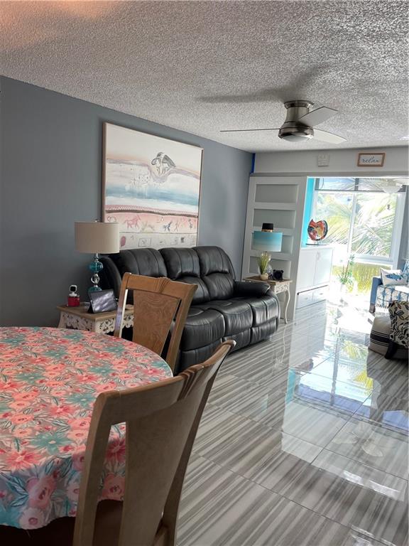 VILLAGE ROYALE GREEN - Residential