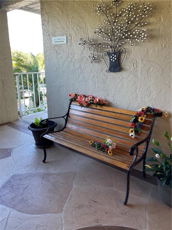 VILLAGE ROYALE GREEN - Residential