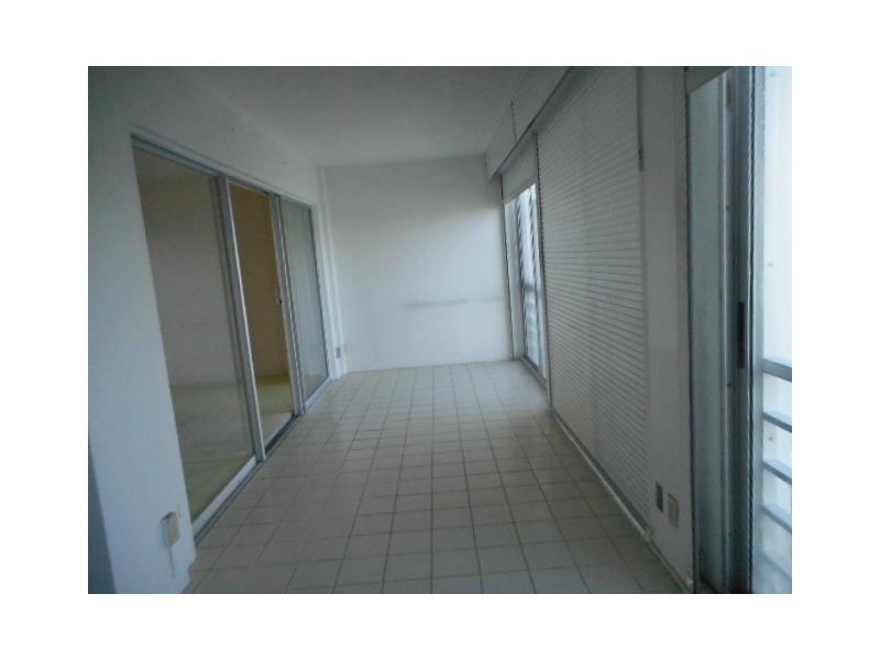 Lake Harbour Towers - Residential