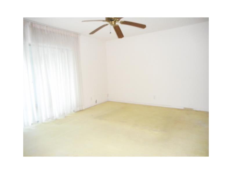 Lake Harbour Towers - Residential