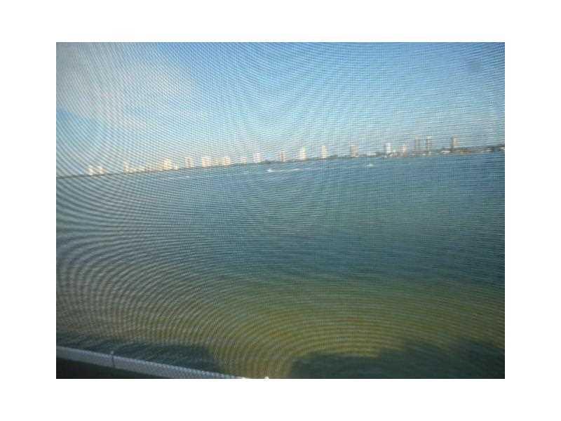 Lake Harbour Towers - Residential