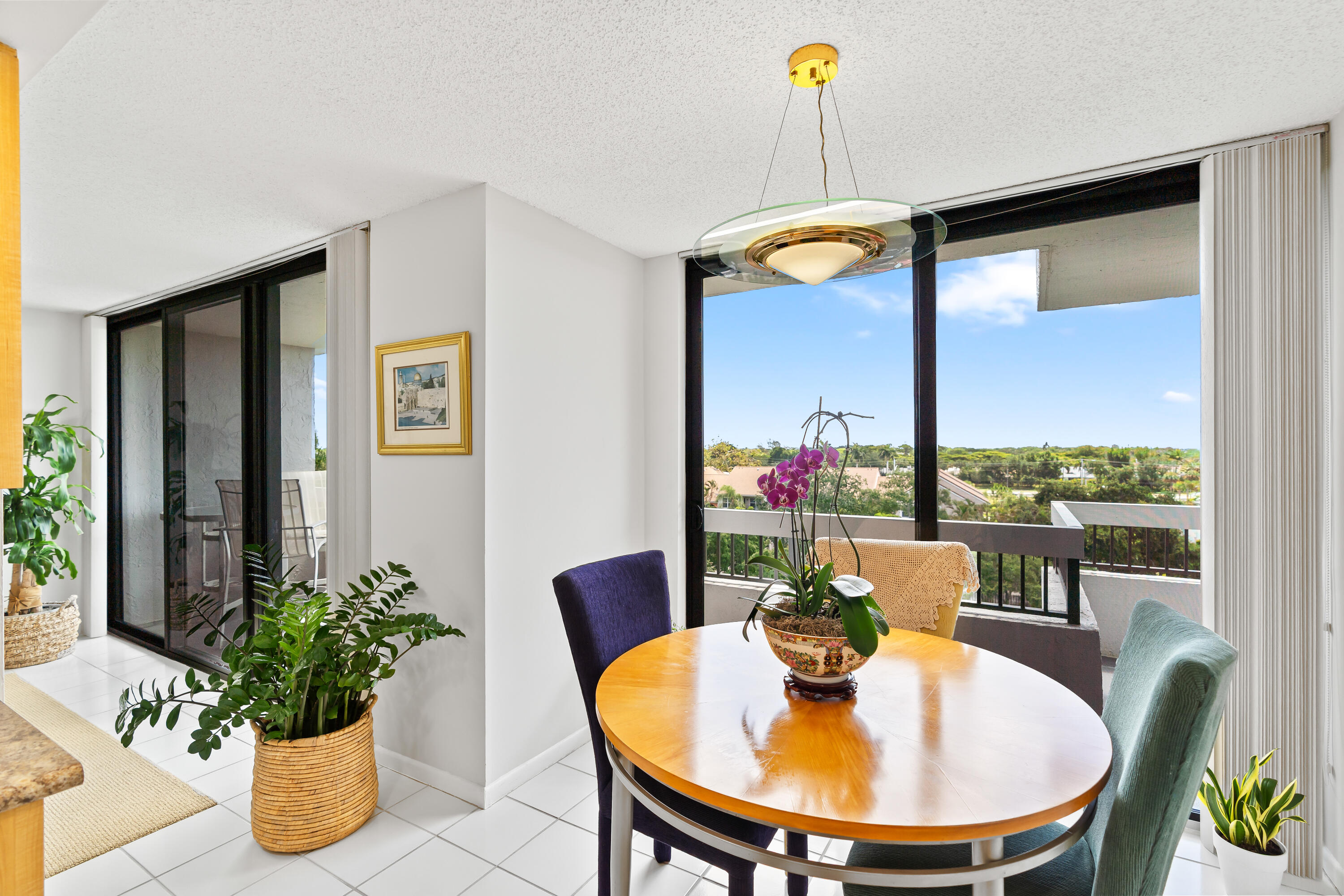 LA RESIDENCE CONDO - Residential
