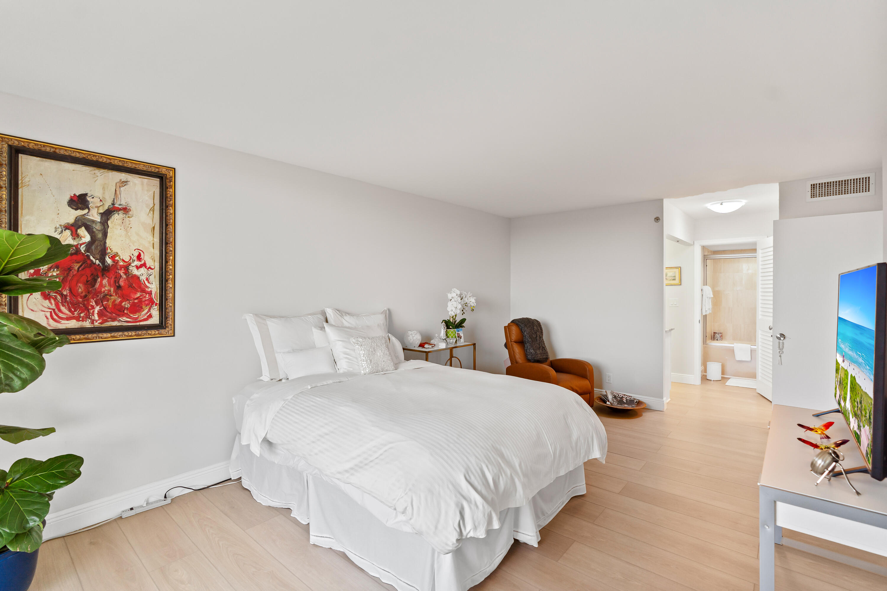 LA RESIDENCE CONDO - Residential