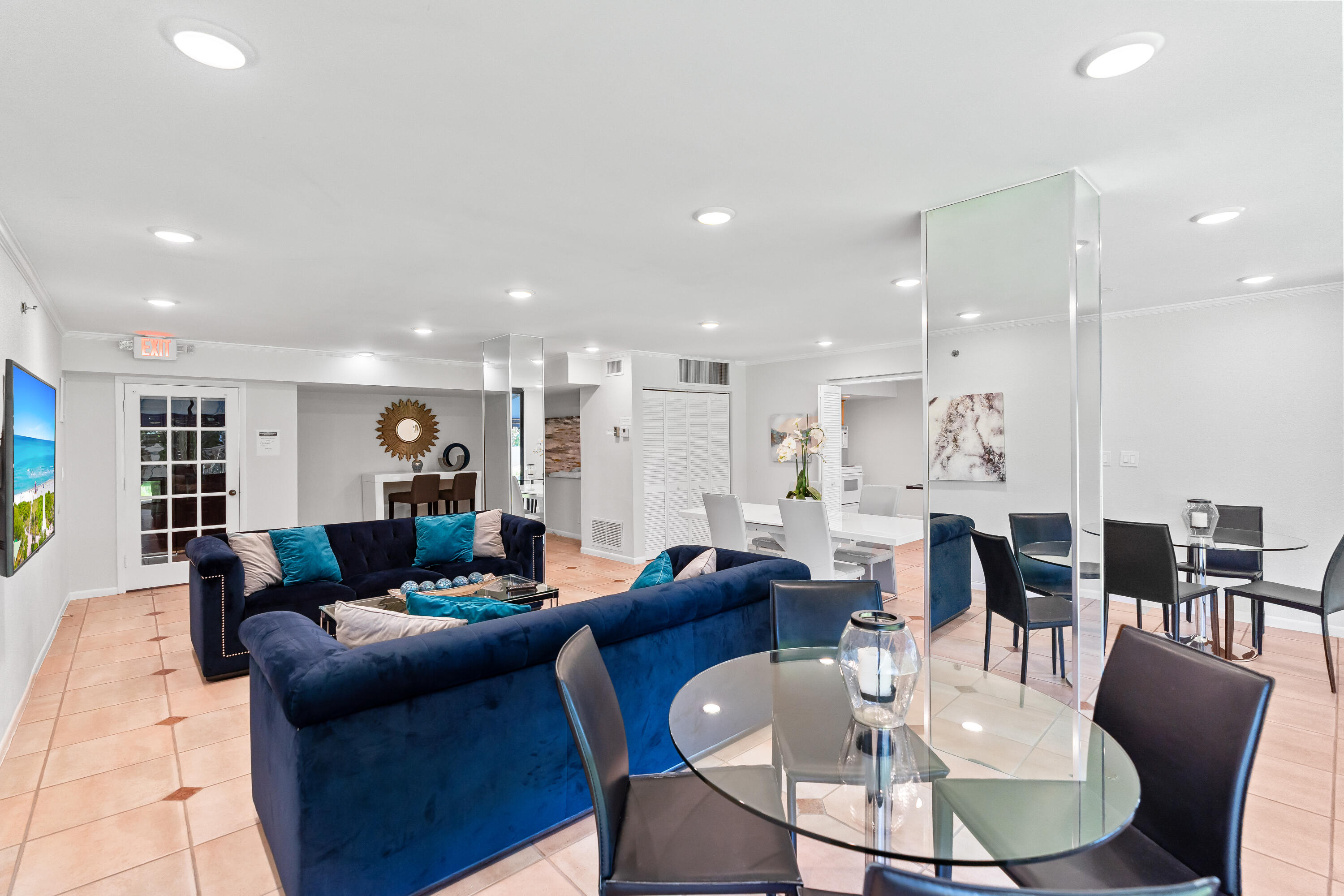LA RESIDENCE CONDO - Residential