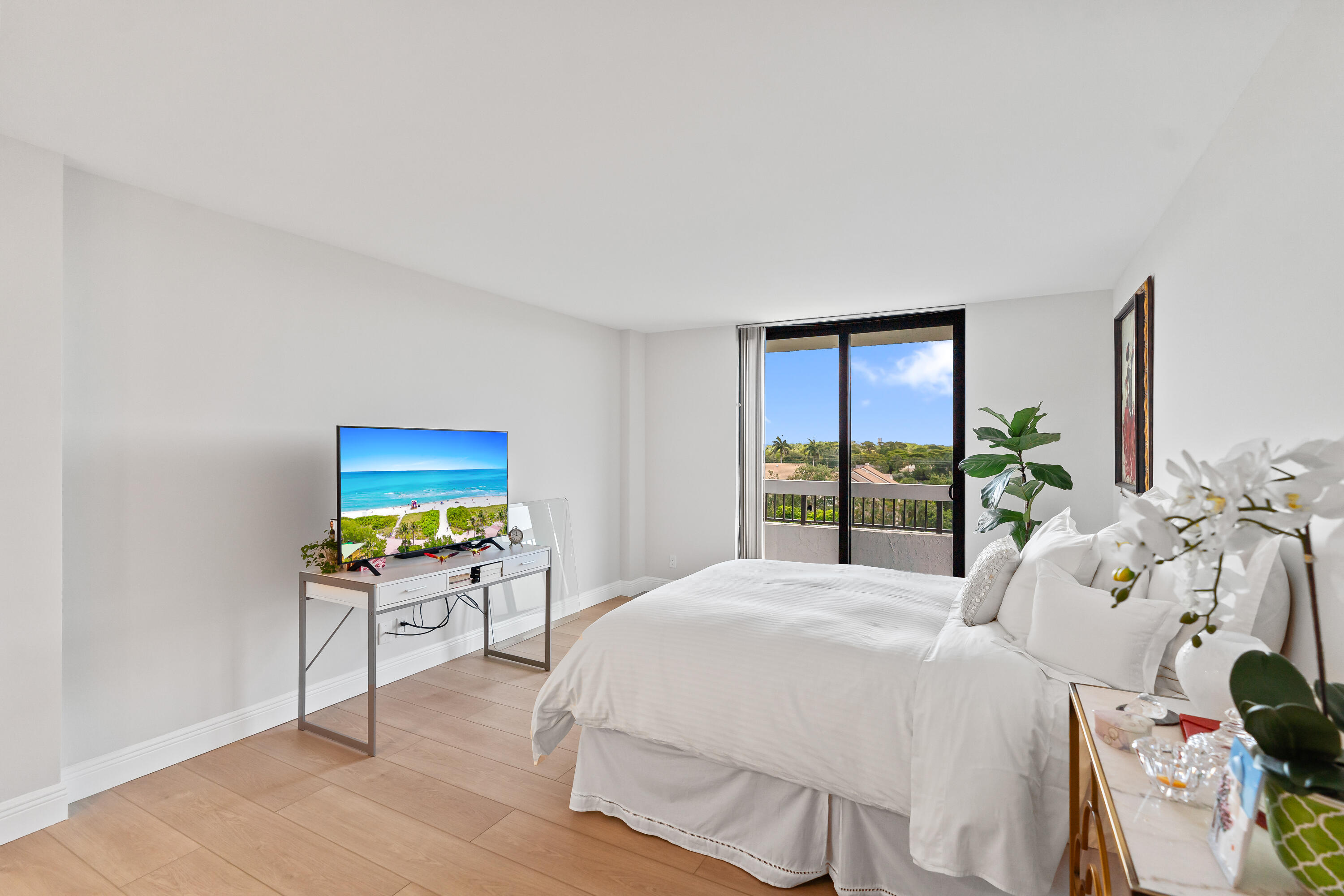LA RESIDENCE CONDO - Residential