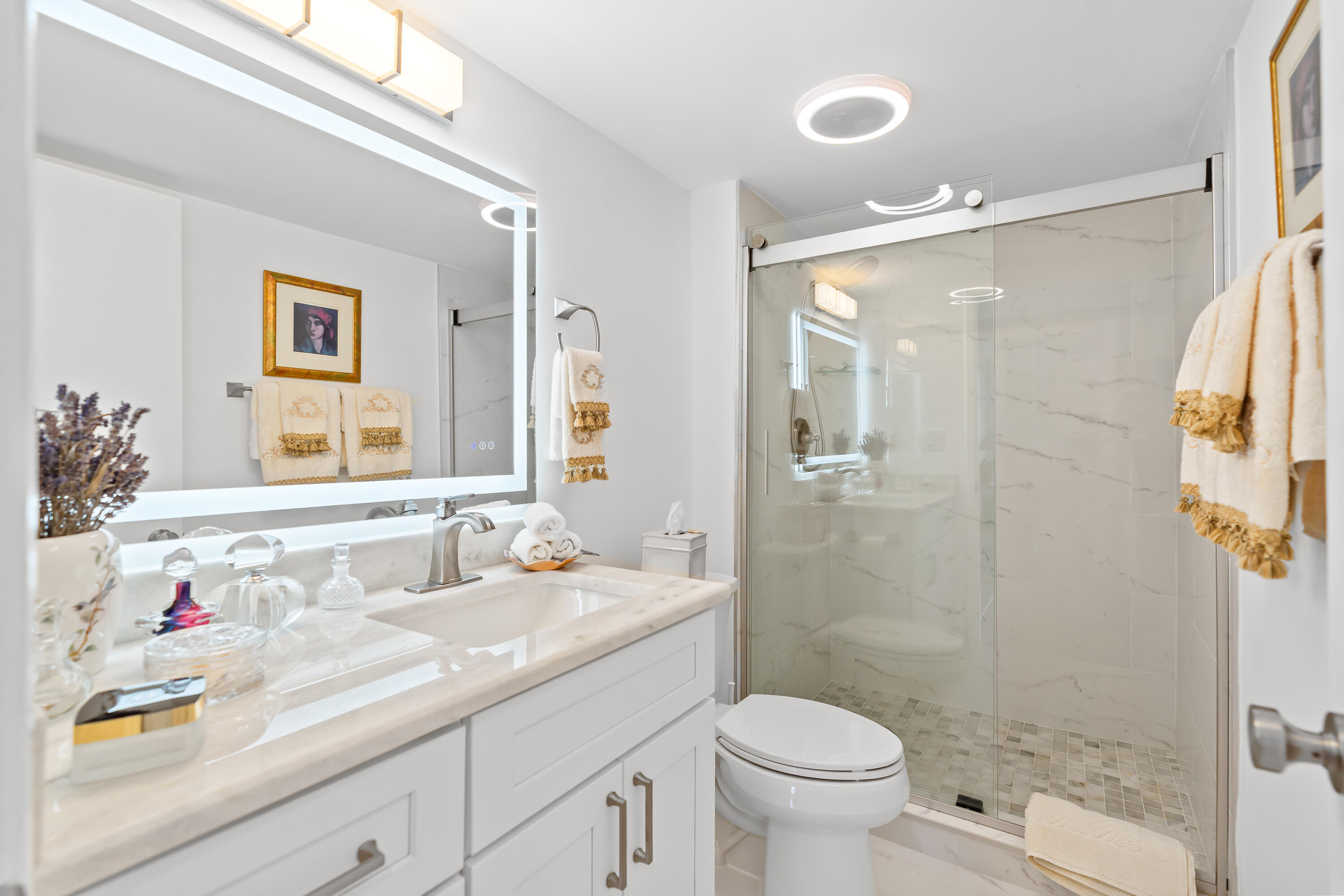 LA RESIDENCE CONDO - Residential