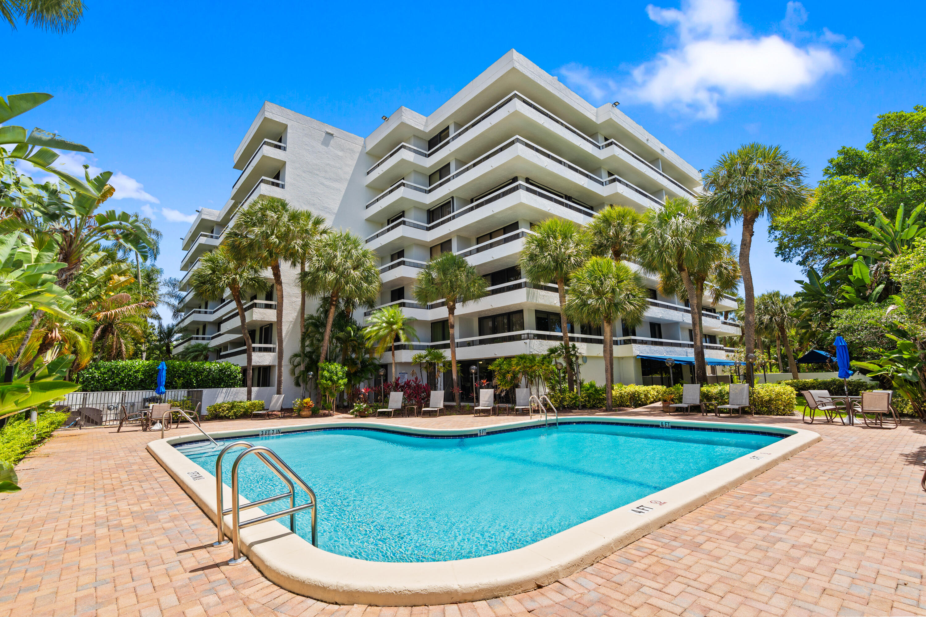 LA RESIDENCE CONDO - Residential