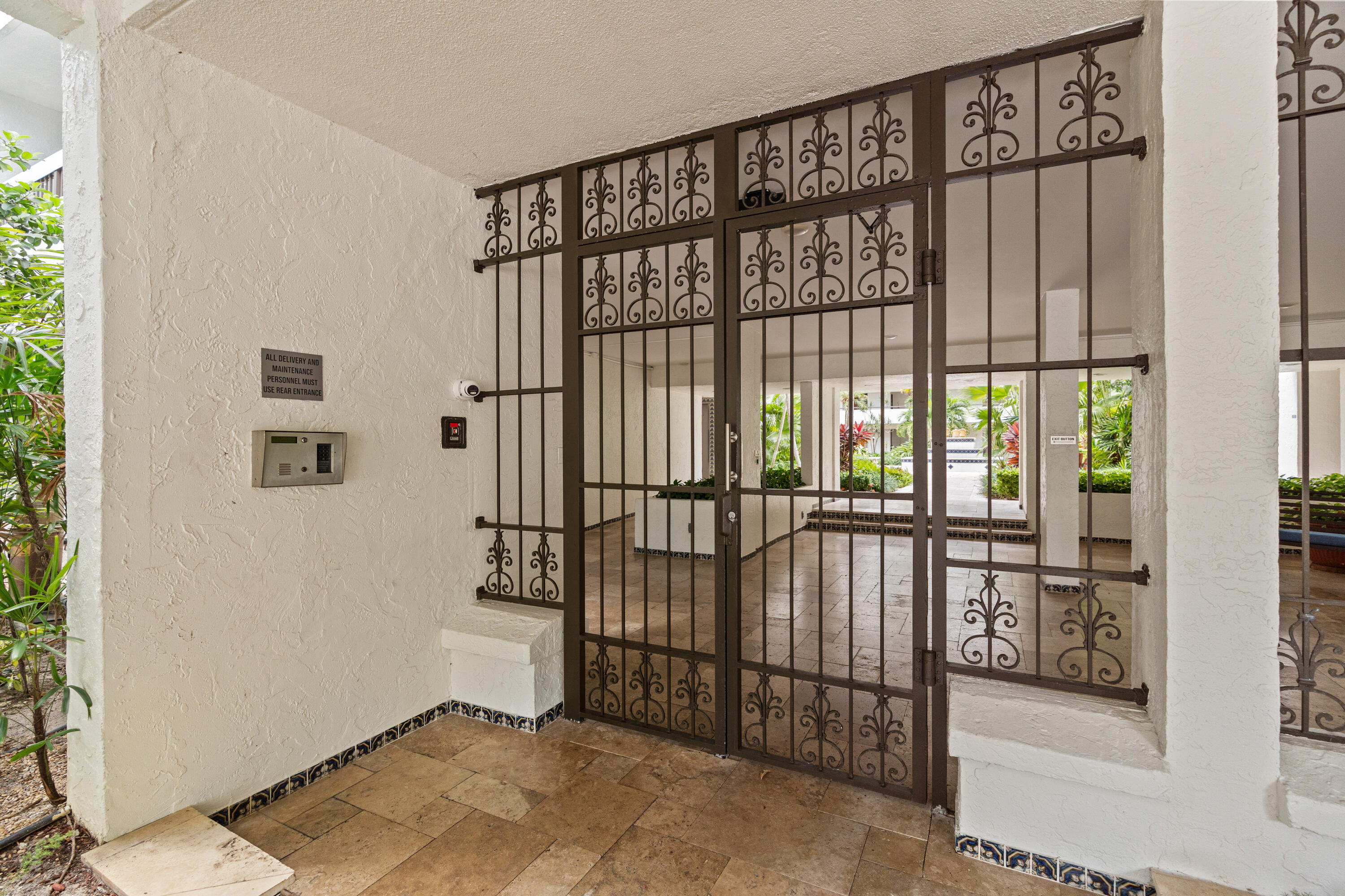 LA RESIDENCE CONDO - Residential