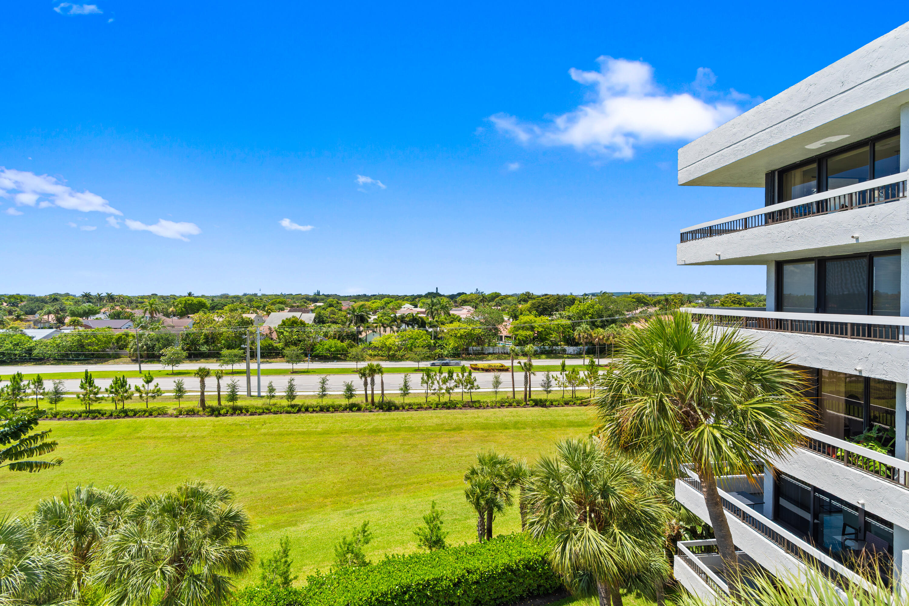 LA RESIDENCE CONDO - Residential