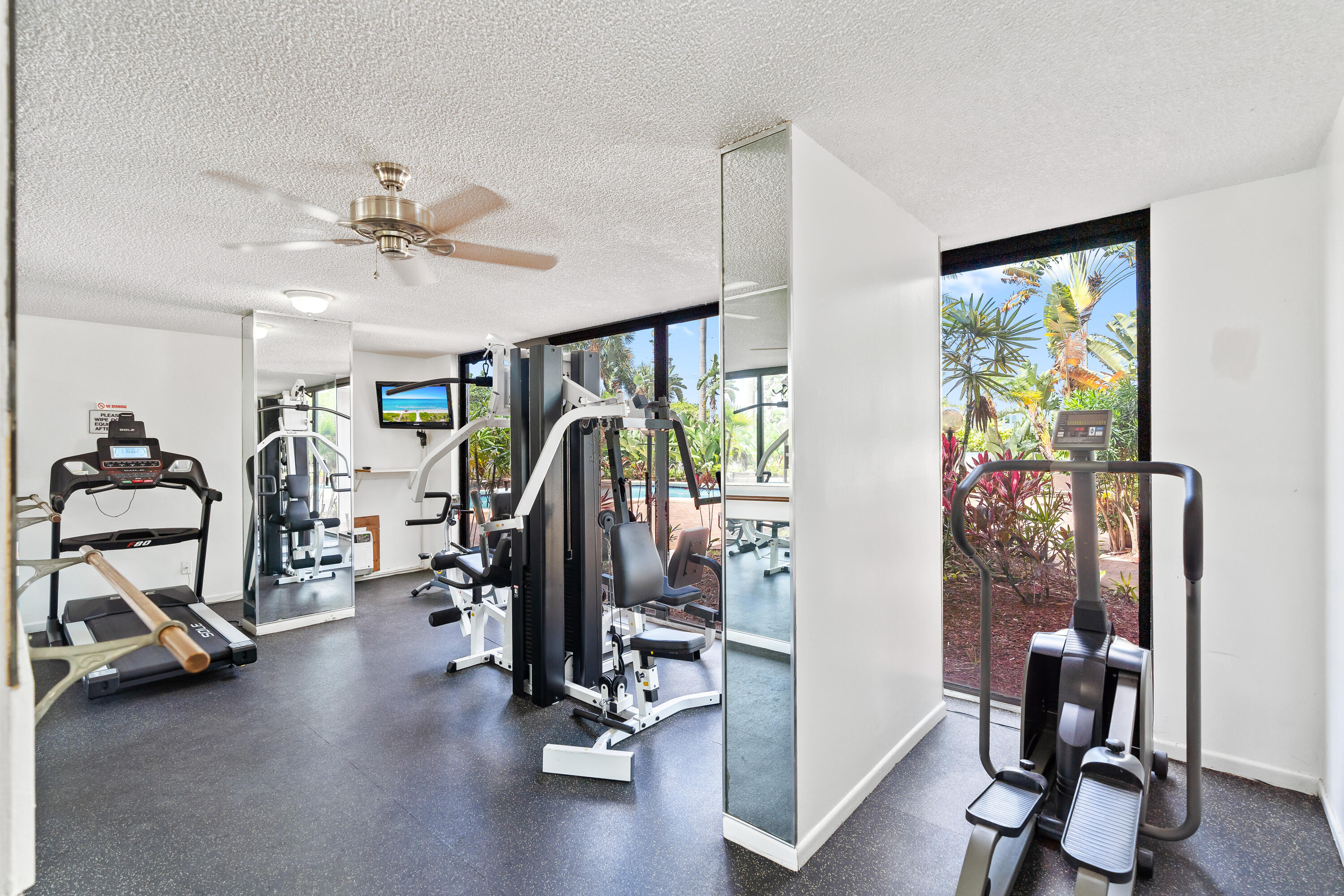 LA RESIDENCE CONDO - Residential