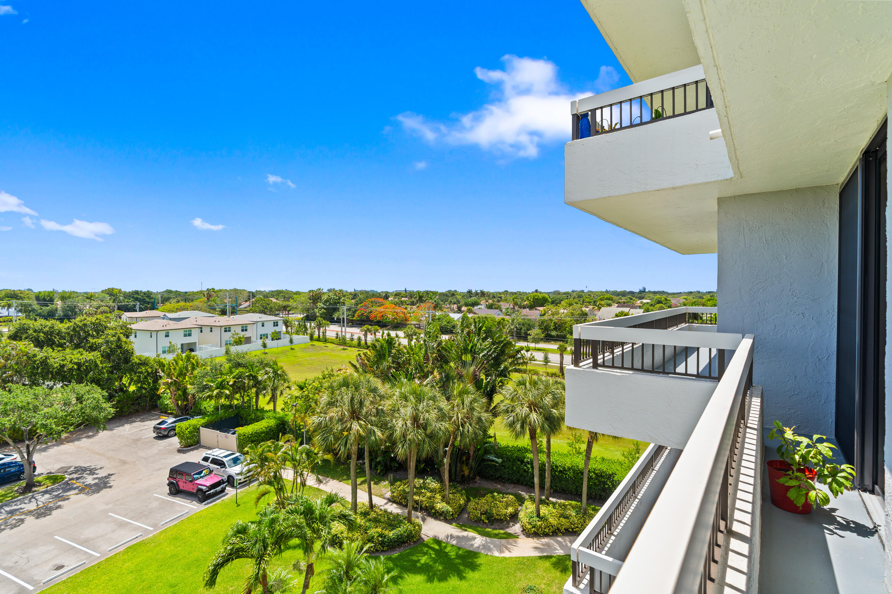 LA RESIDENCE CONDO - Residential