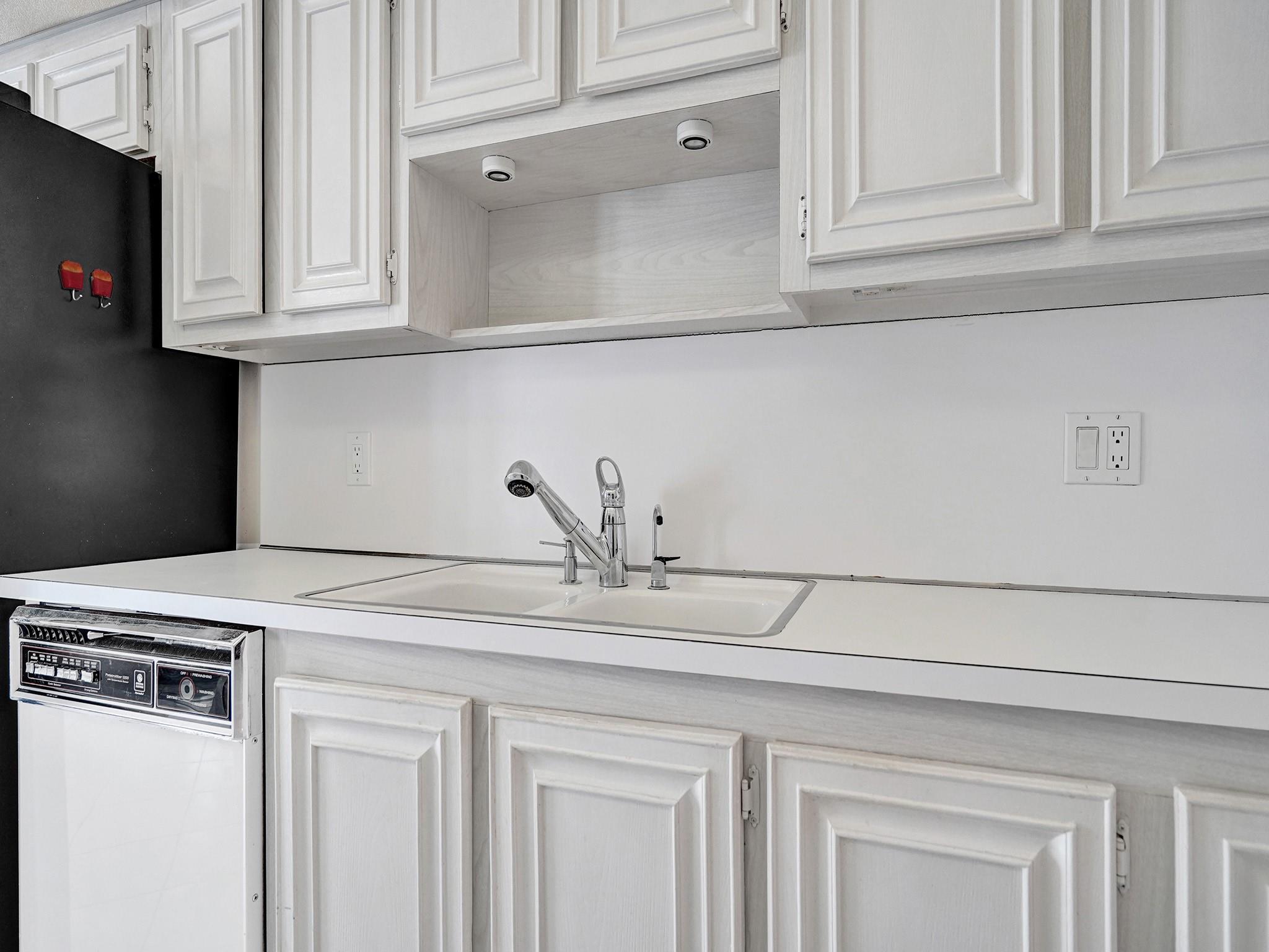SOUTHPOINT CONDO - Residential