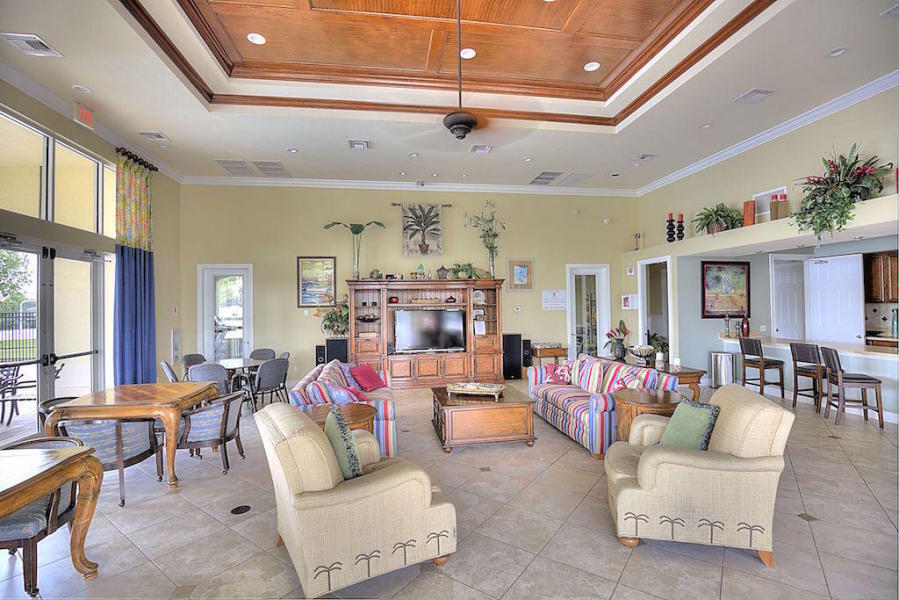 FOURTH  REPLAT OF PORTOFINO ISLES - Residential Lease